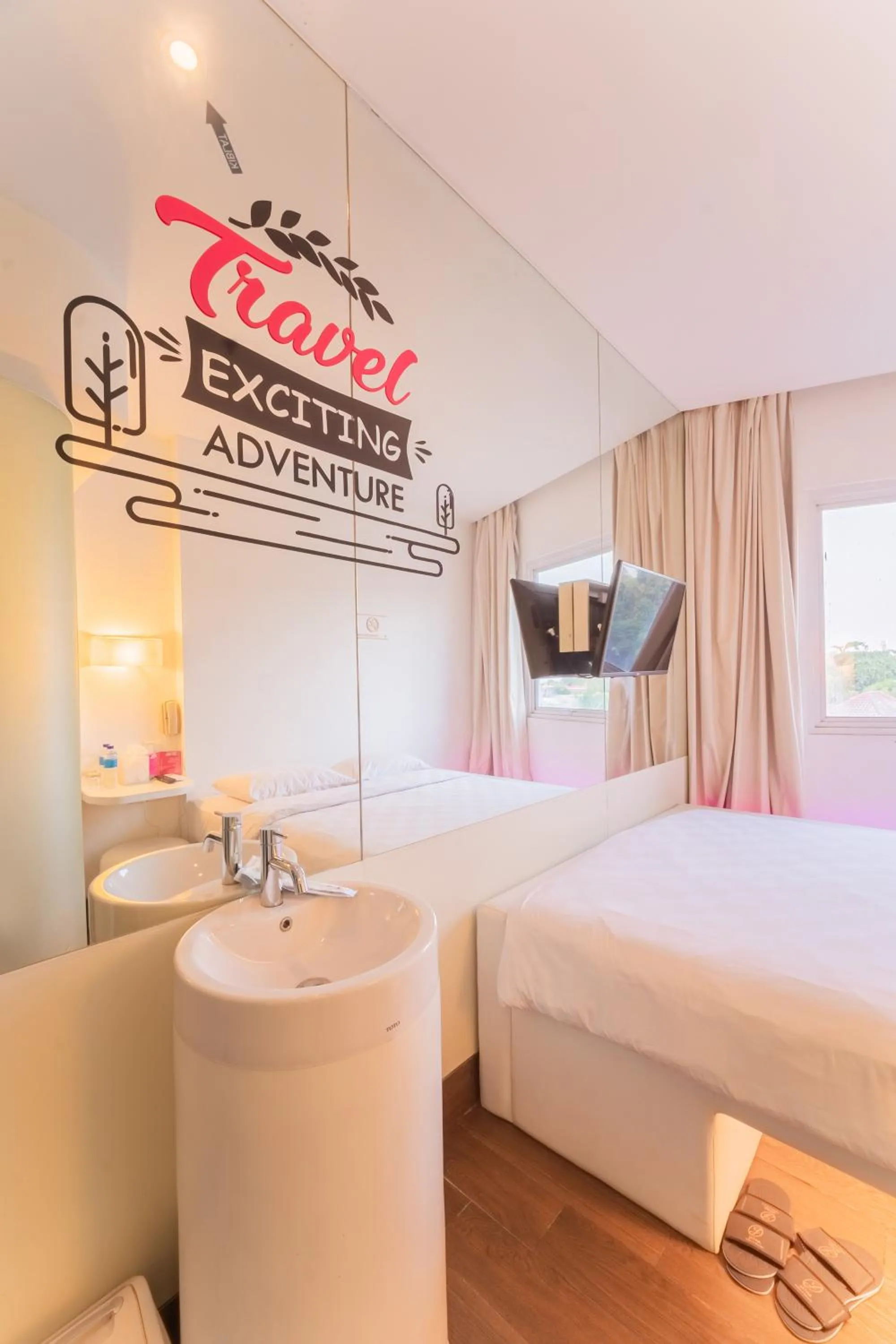 Bedroom, Bed in J Icon Hip Hotel