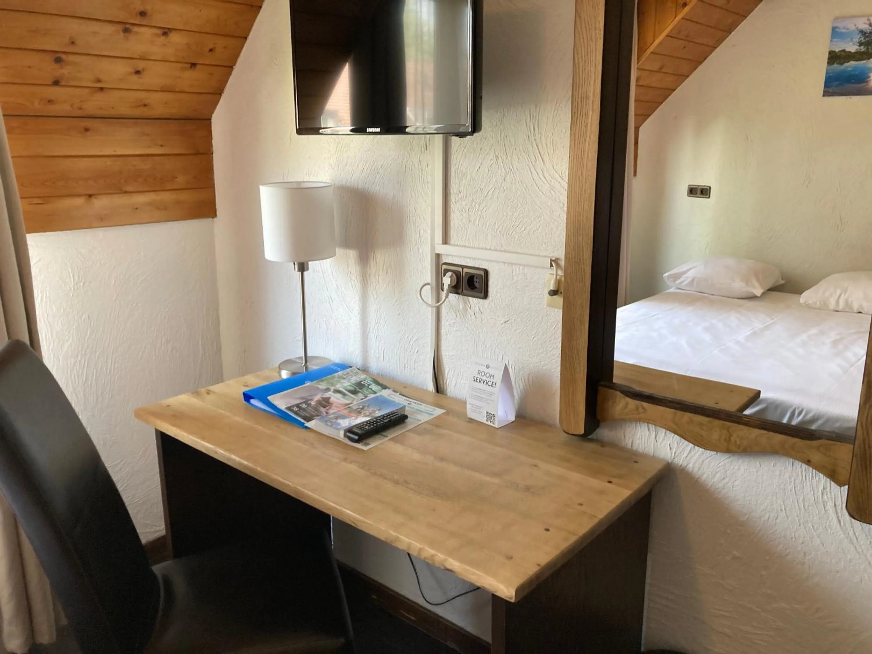 Kitchen or kitchenette, Bed in Fletcher Hotel-Restaurant de Witte Brug