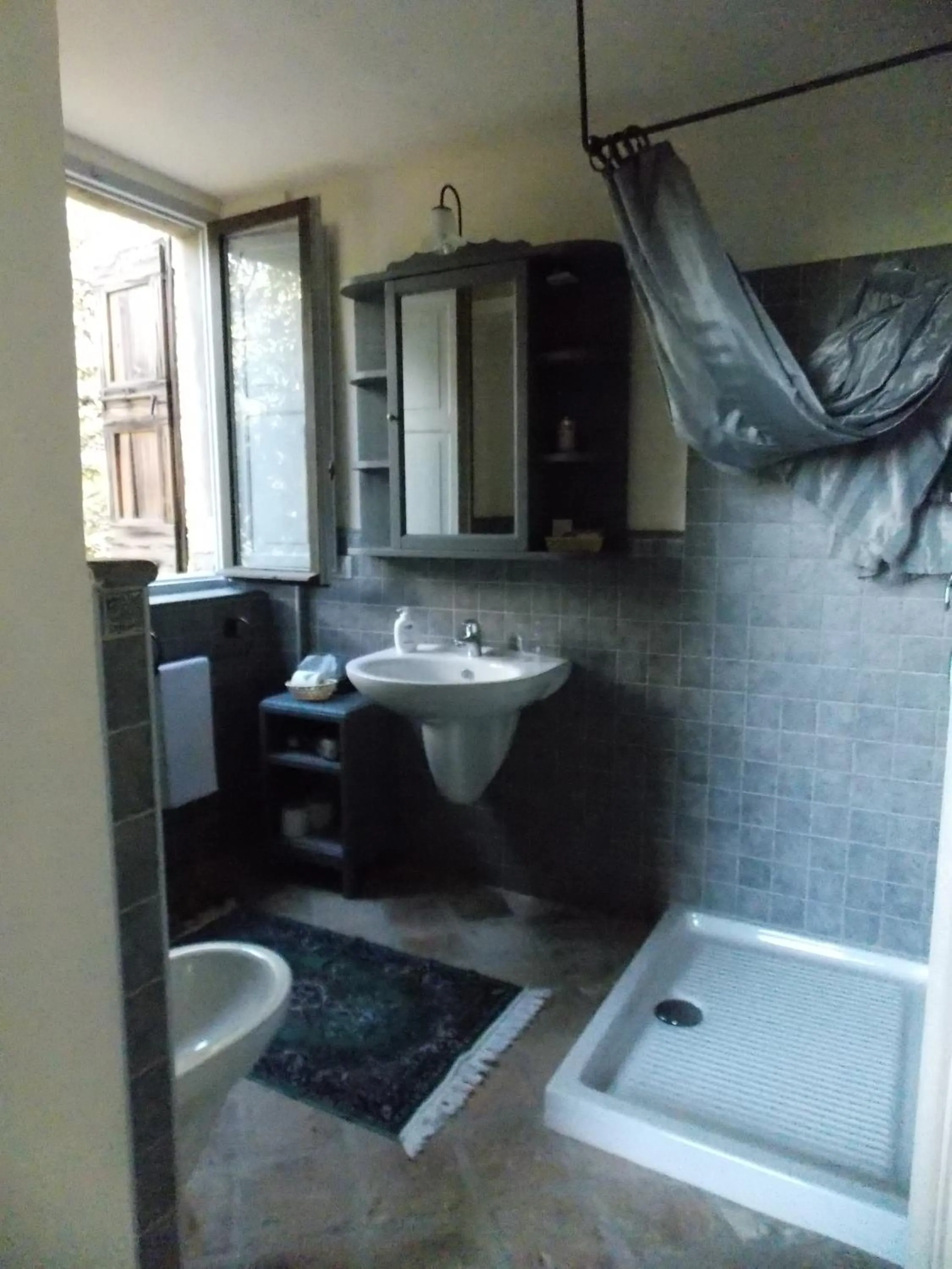 Shower in Bed and Breakfast di Charme La Bonarella