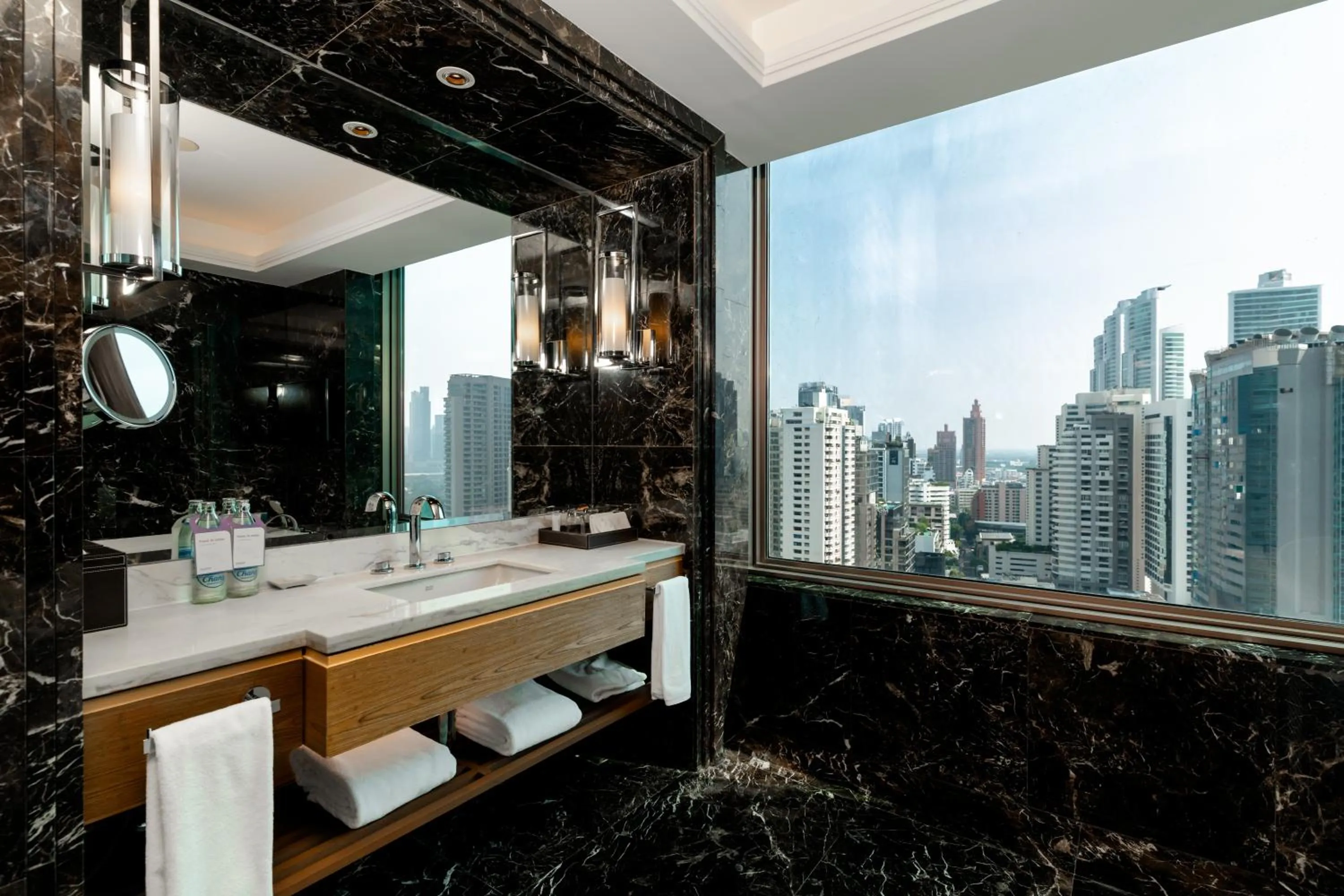 Bathroom in Radisson Blu Plaza Bangkok