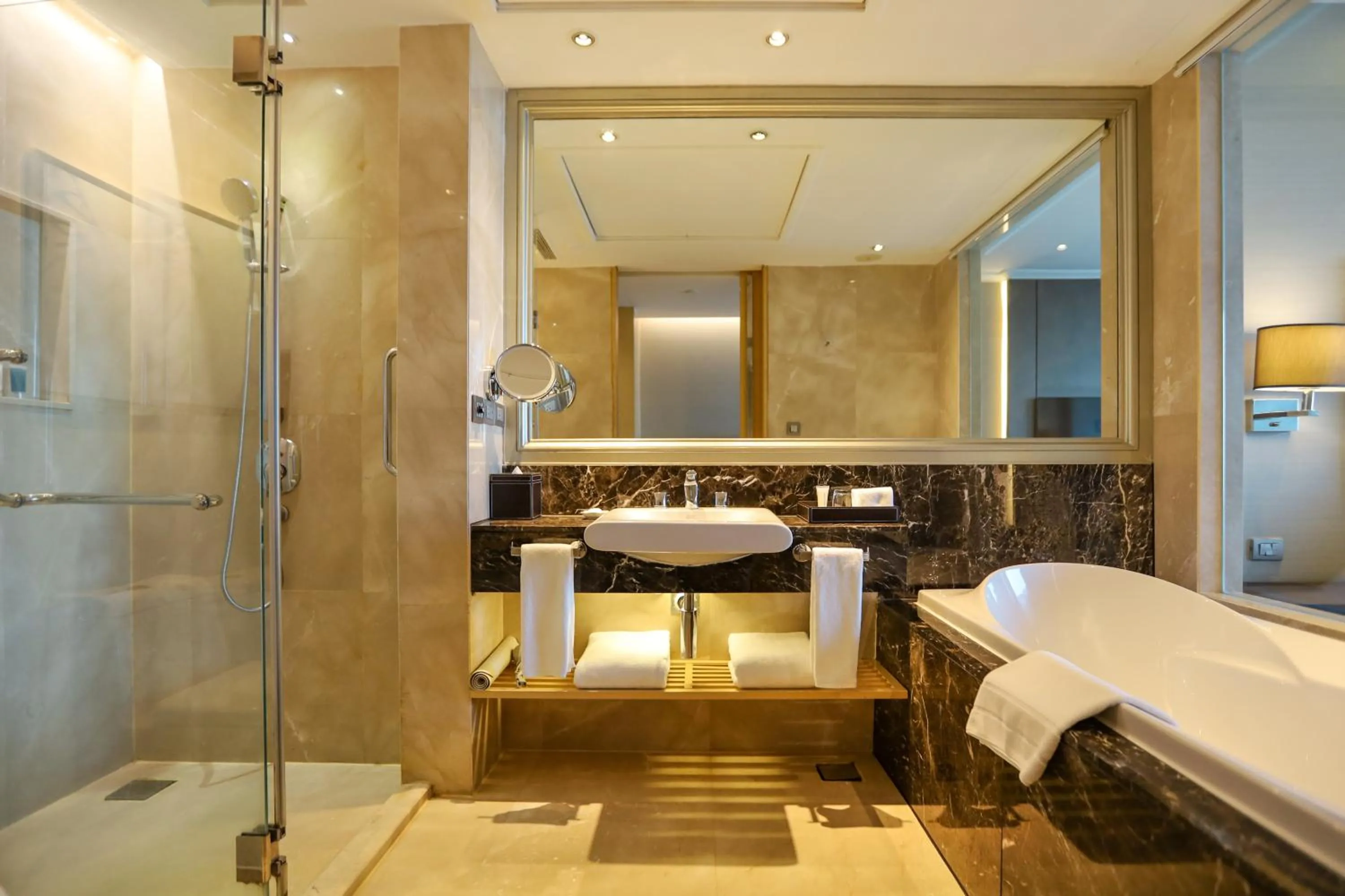 Bathroom in Radisson Blu Plaza Bangkok