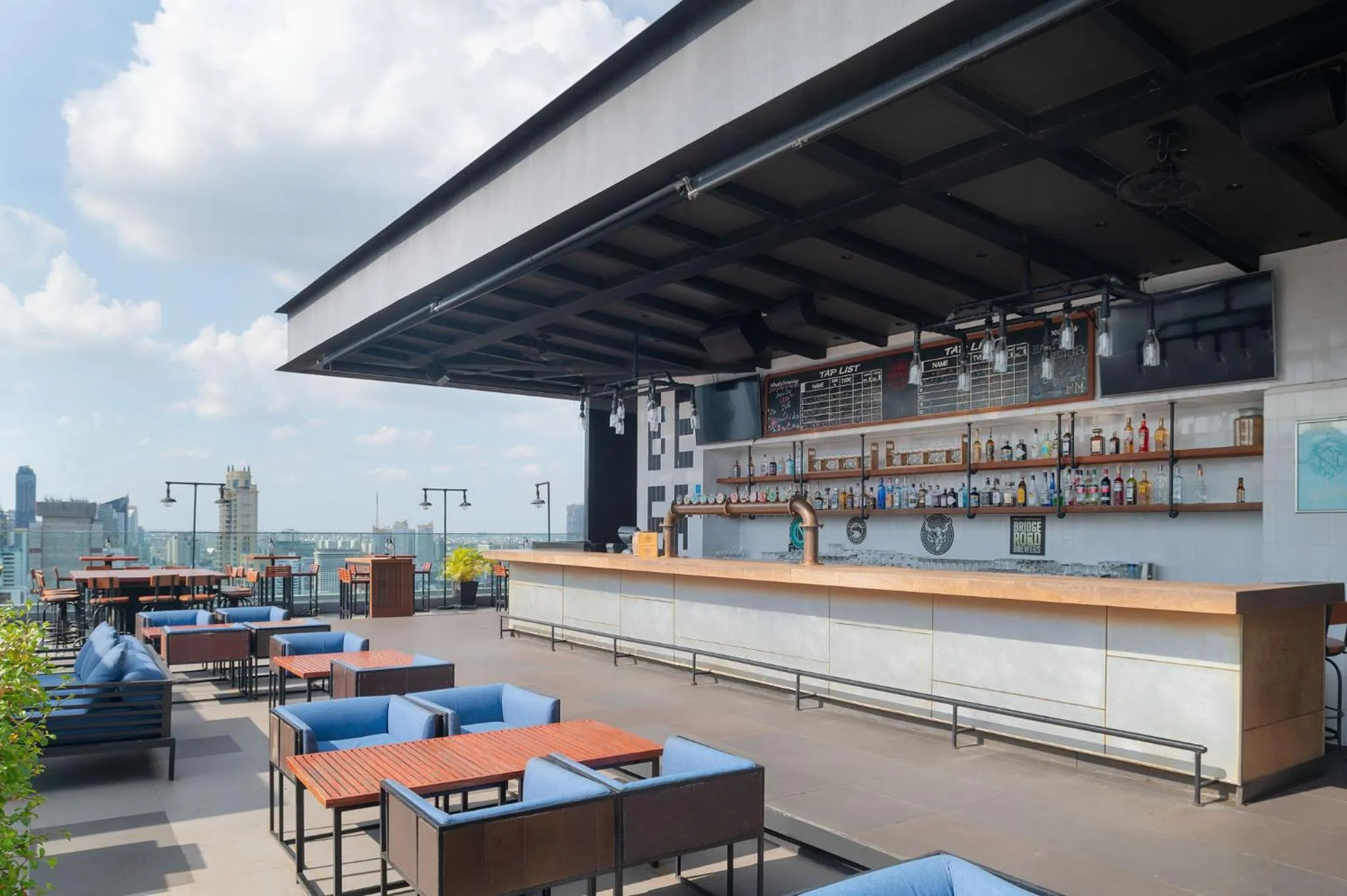 Restaurant/places to eat in Radisson Blu Plaza Bangkok