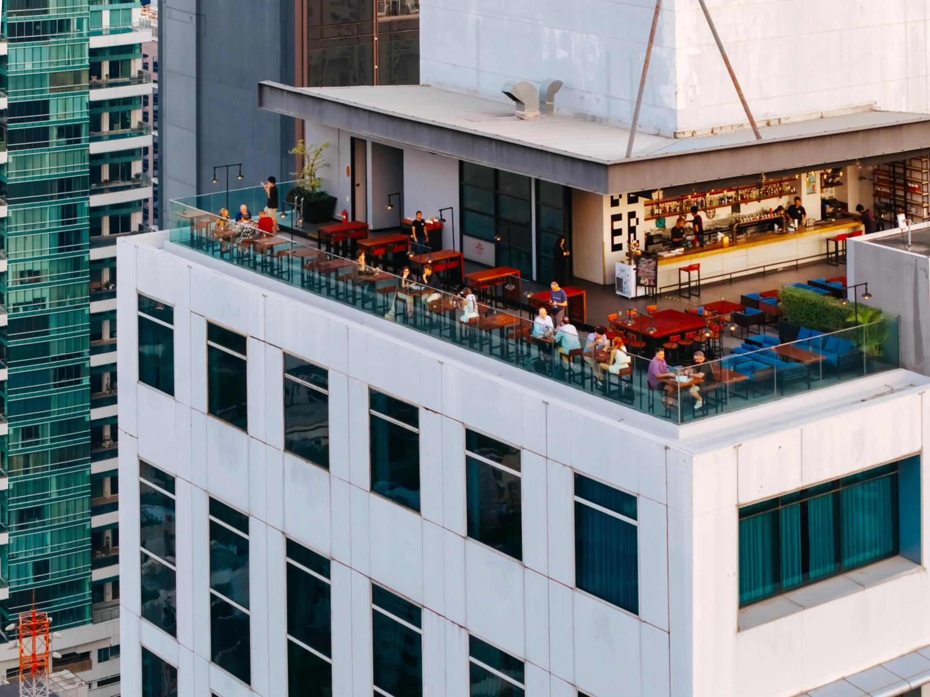 Restaurant/places to eat in Radisson Blu Plaza Bangkok