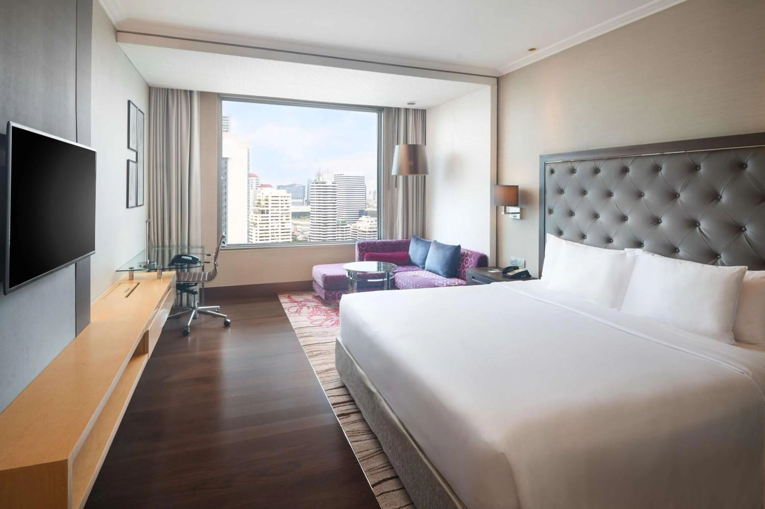 Bedroom, Bed in Radisson Blu Plaza Bangkok