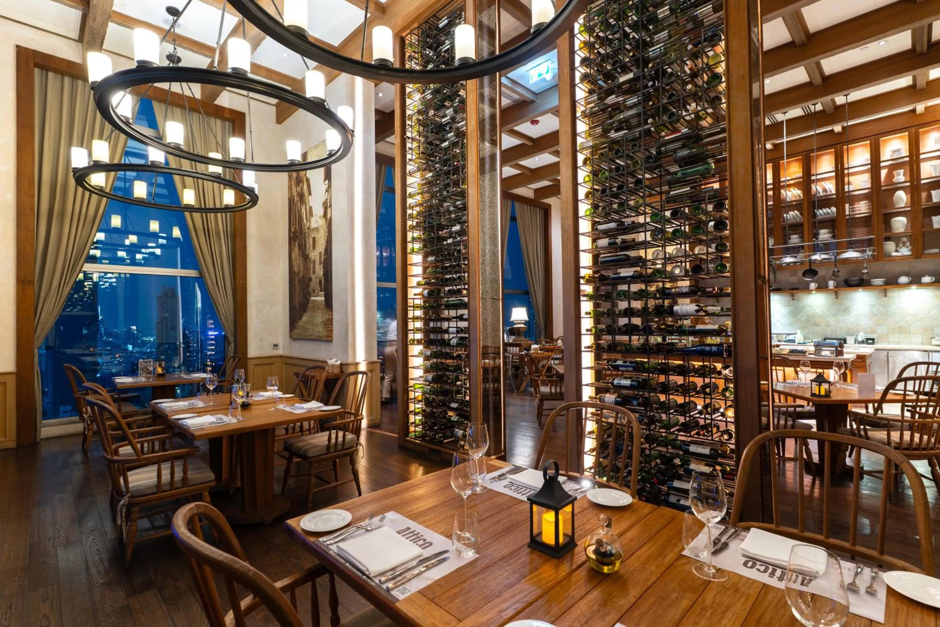 Restaurant/places to eat in Radisson Blu Plaza Bangkok