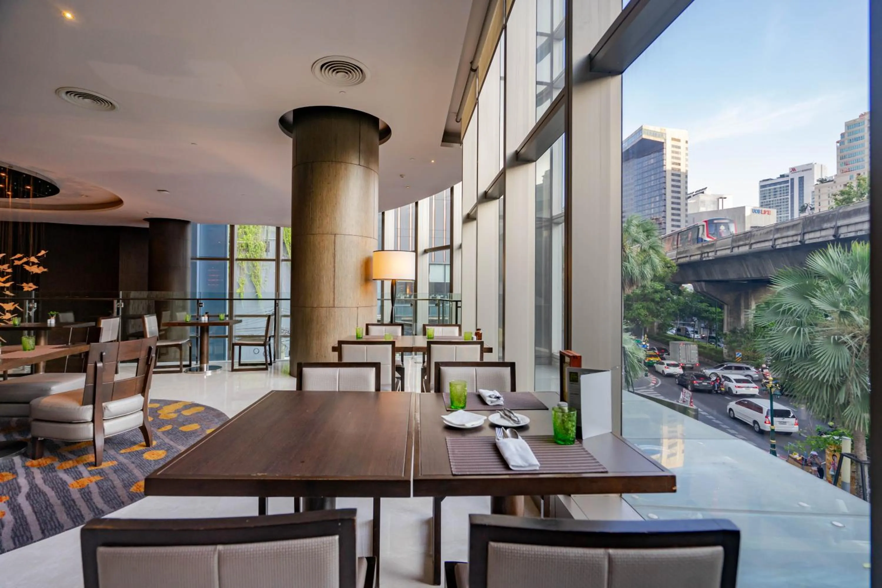 Restaurant/places to eat in Radisson Blu Plaza Bangkok