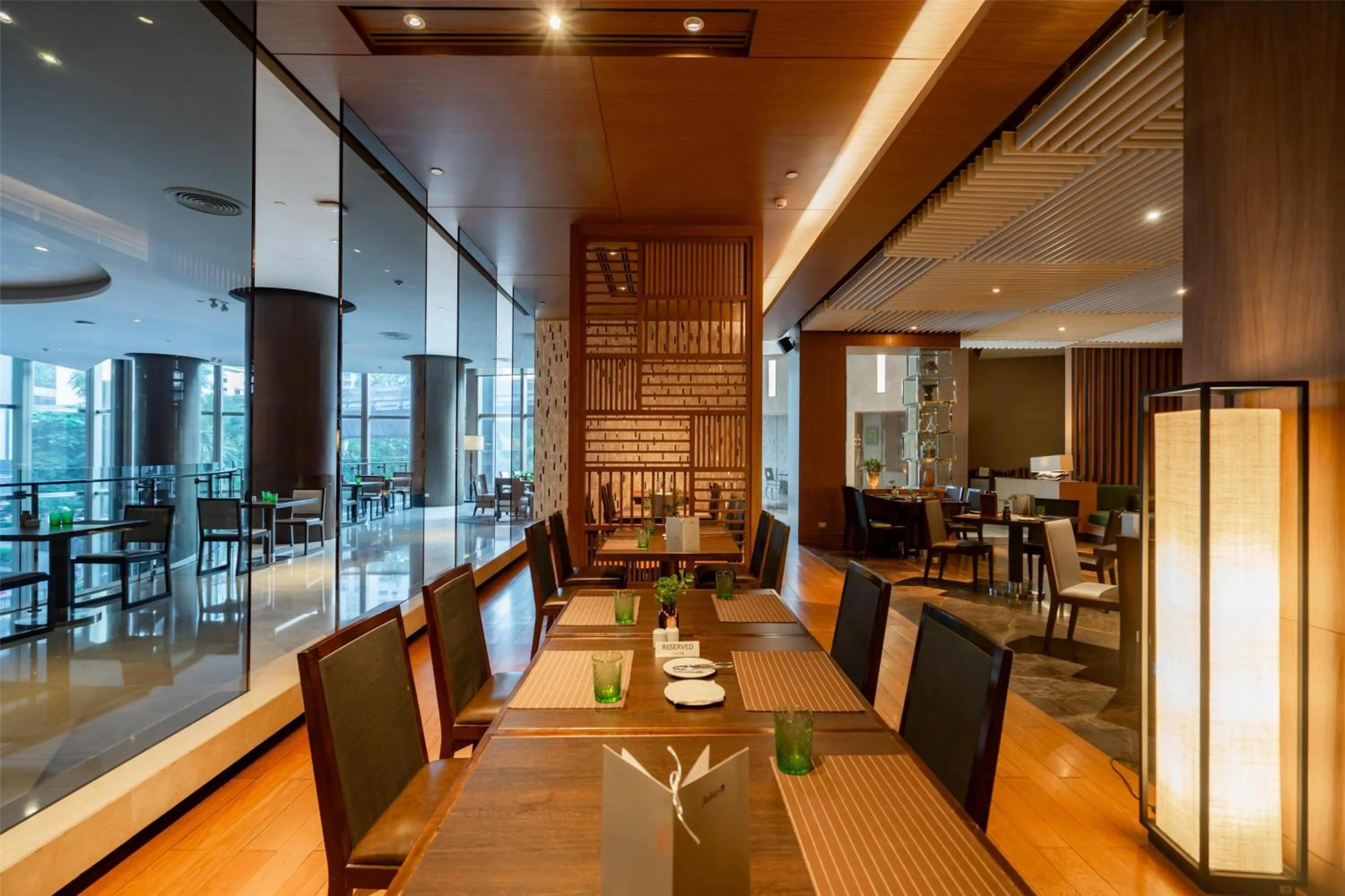 Restaurant/places to eat in Radisson Blu Plaza Bangkok