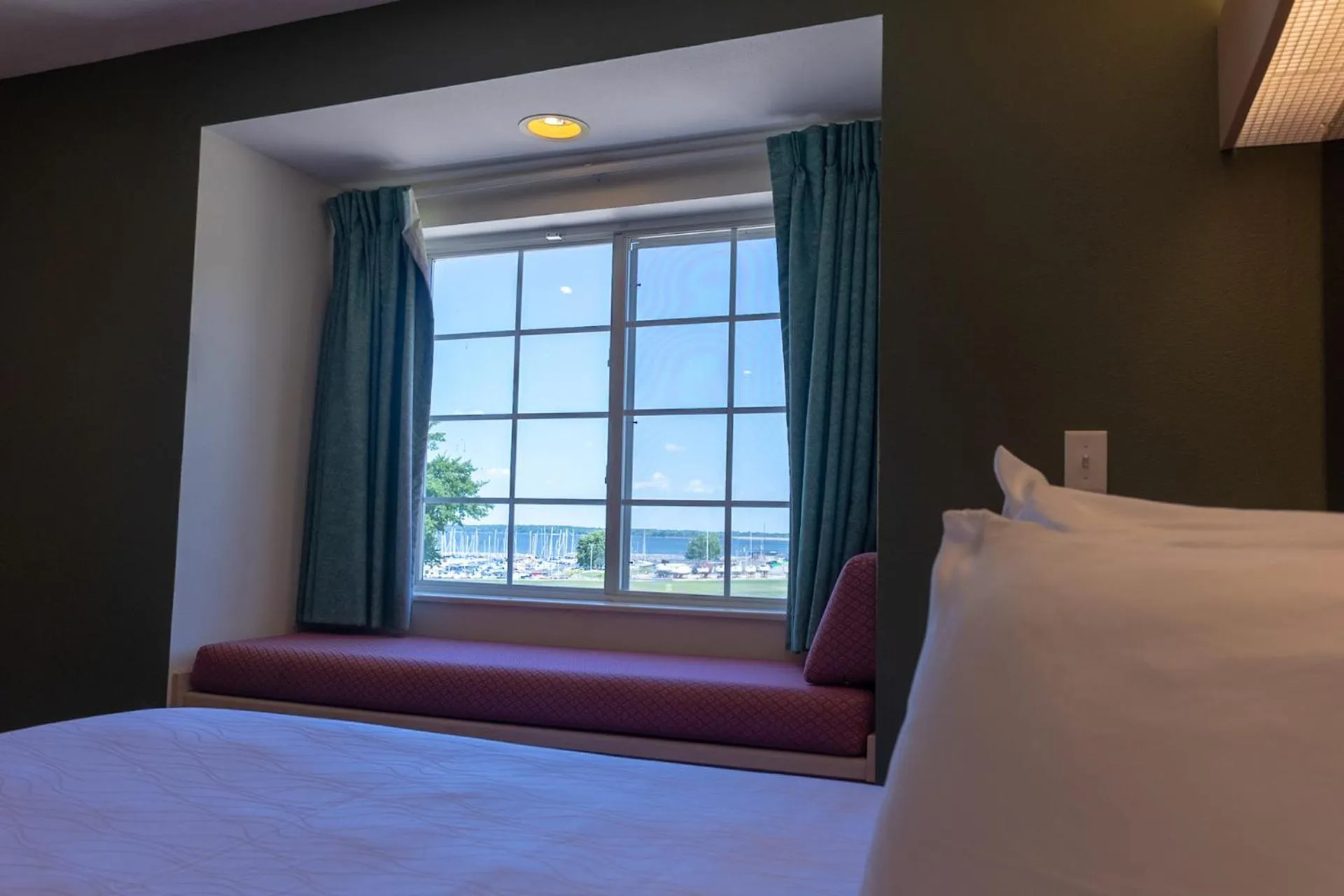 Bed in Mariner's Village Resort