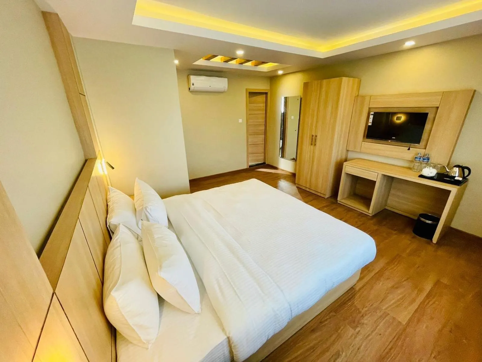 Photo of the whole room in Hotel Aerocity