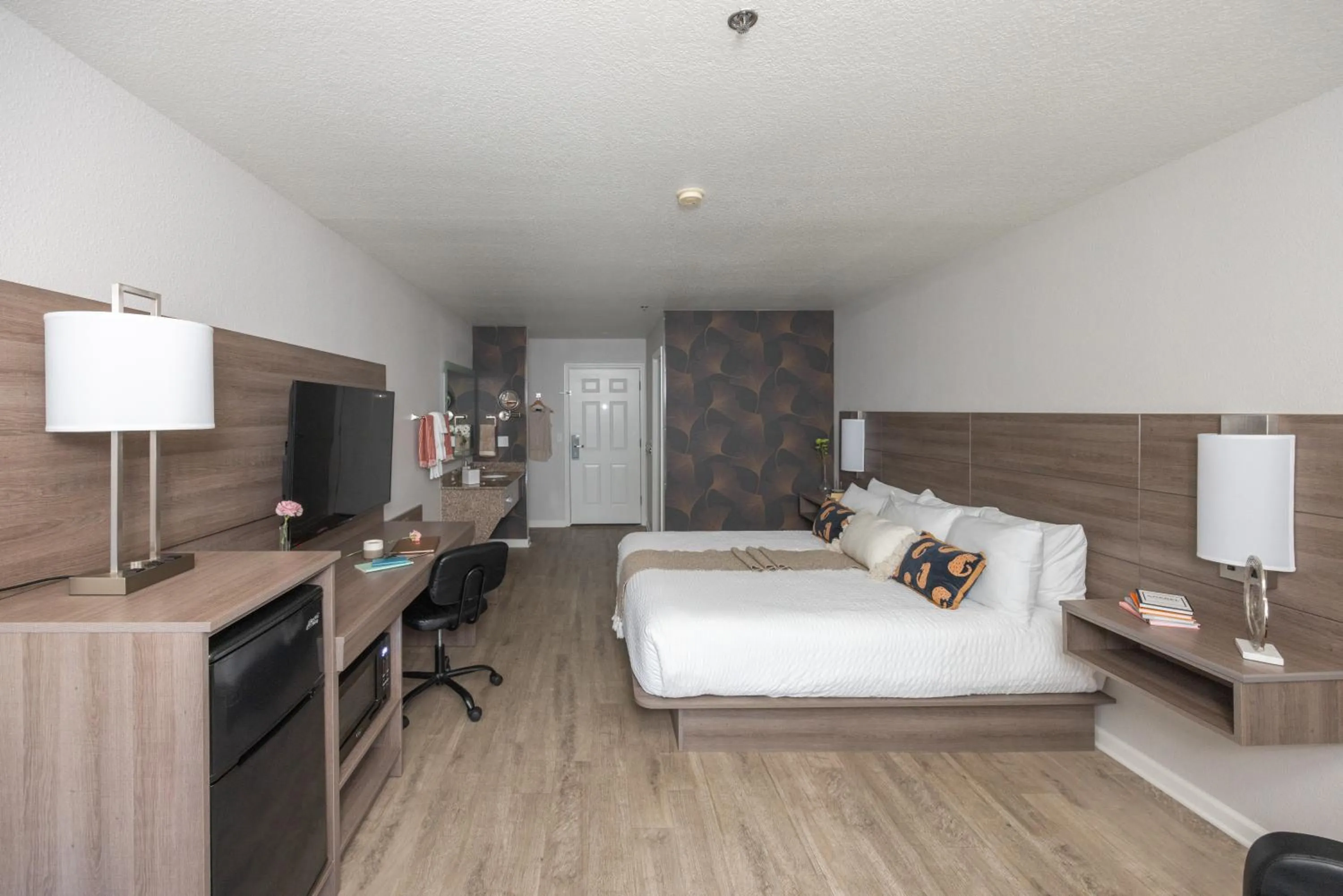 Photo of the whole room in Lewis River Inn