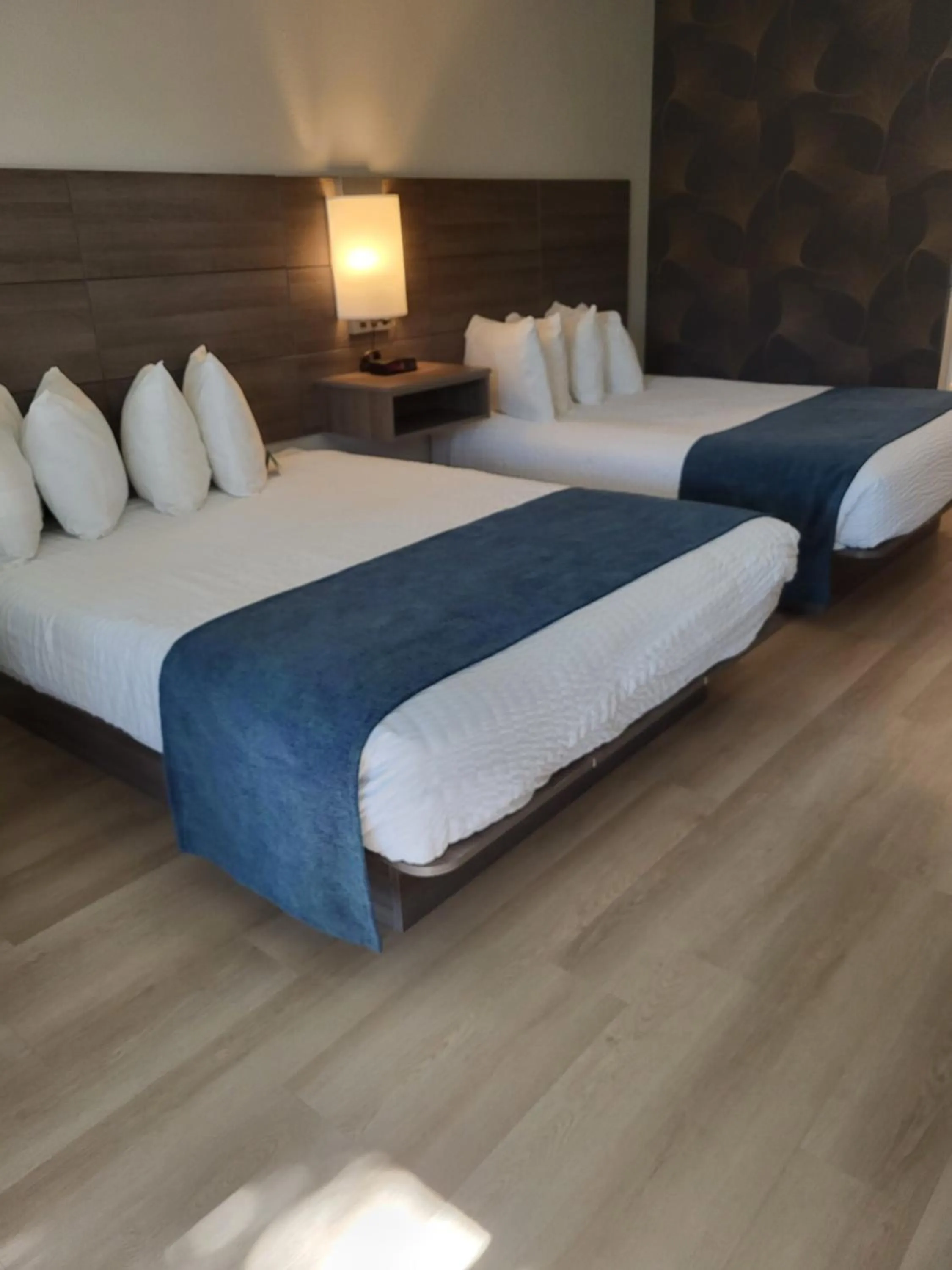 Bed in Lewis River Inn