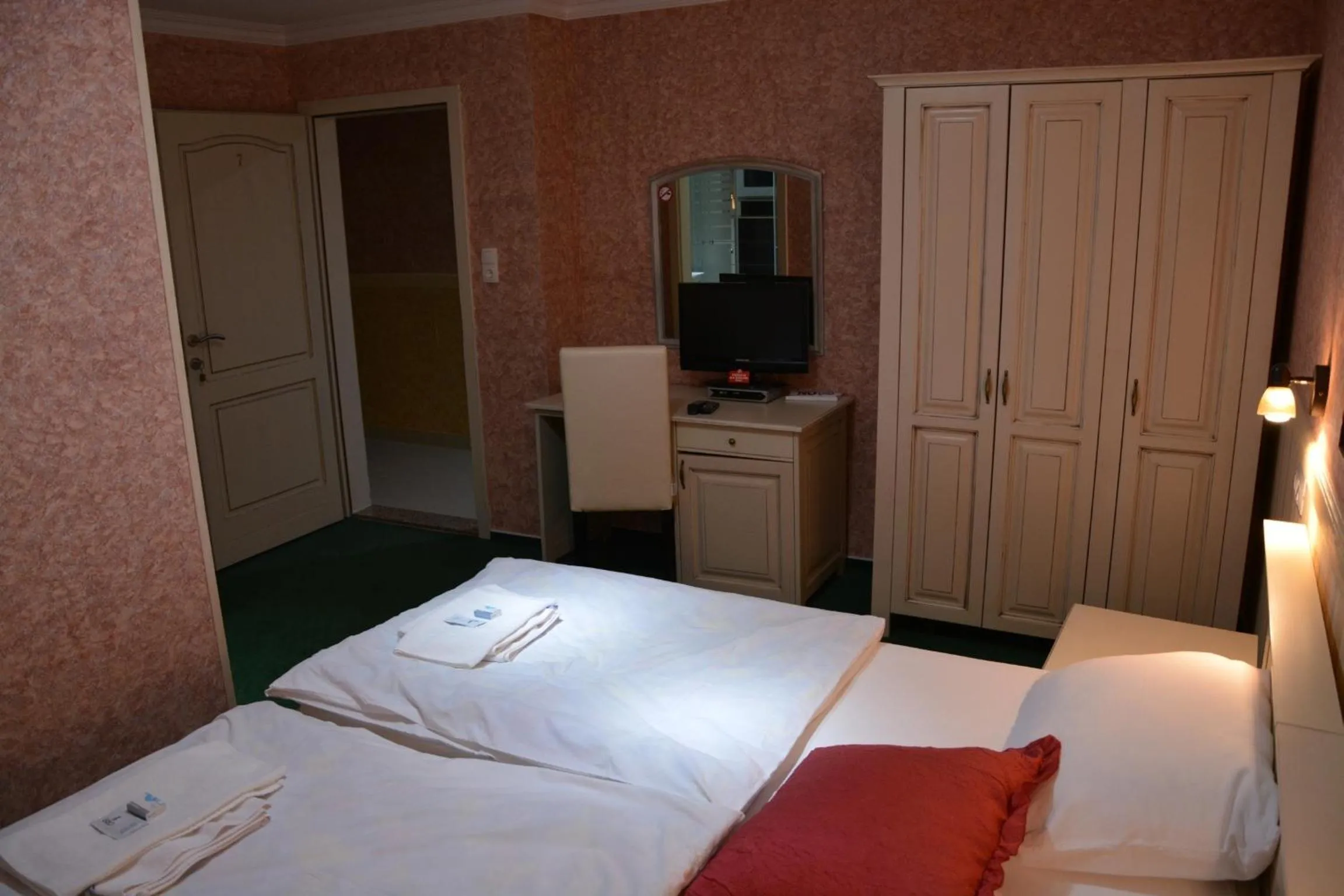 Bedroom, Bed in Motel Most