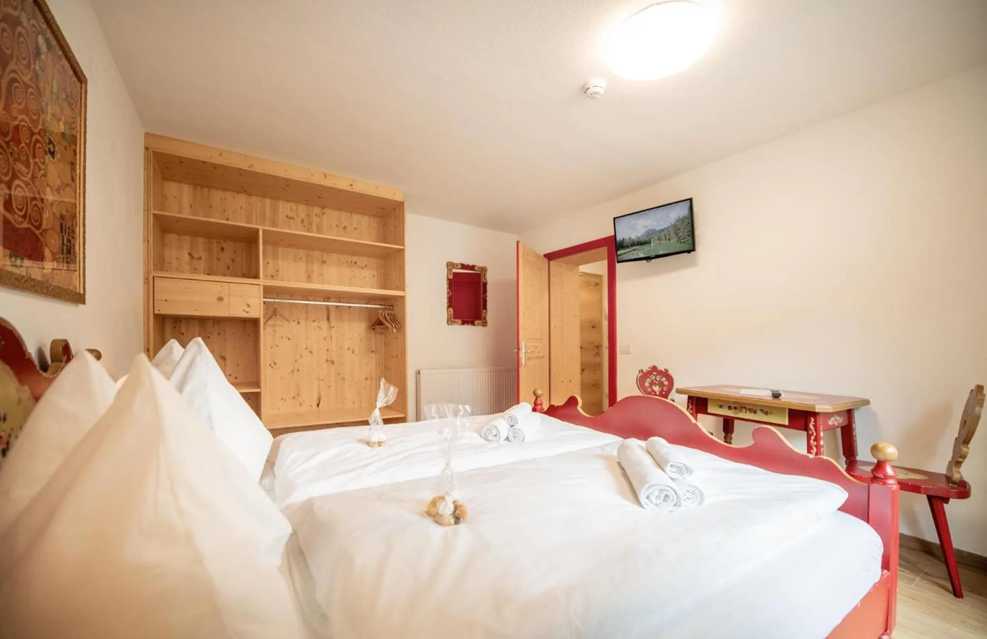 Photo of the whole room, Bed in Hotel Lago della Creta