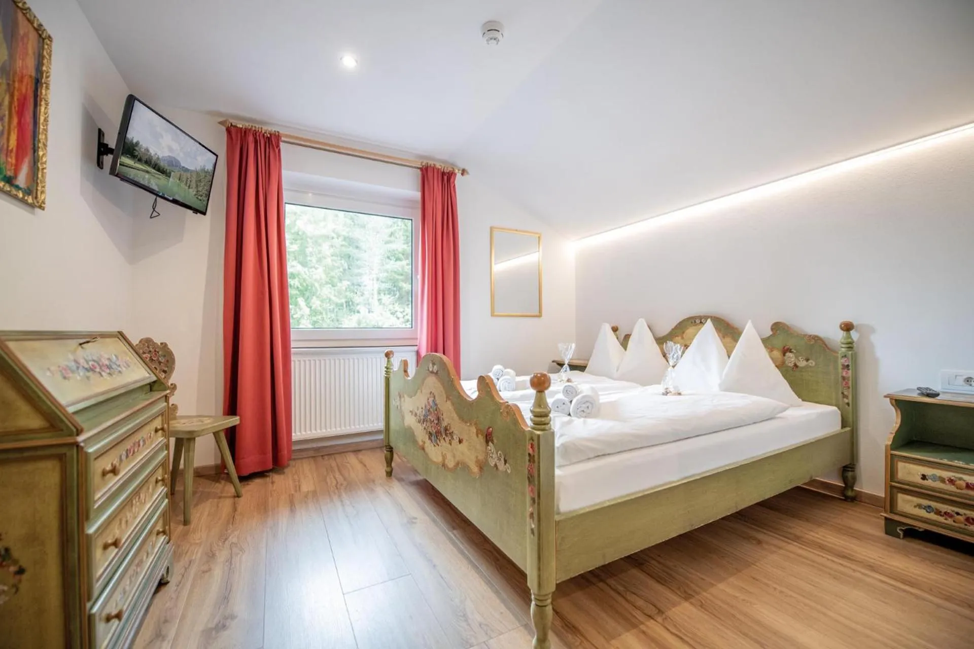 Photo of the whole room, Bed in Hotel Lago della Creta