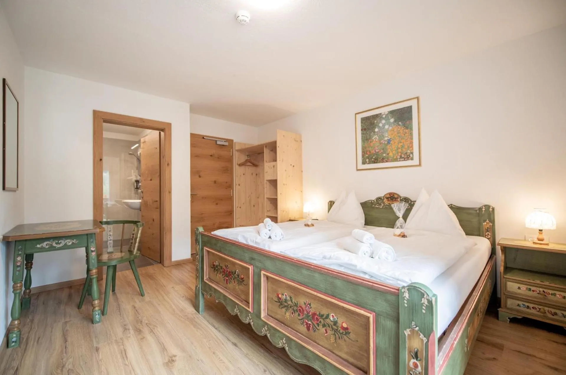 Photo of the whole room, Bed in Hotel Lago della Creta