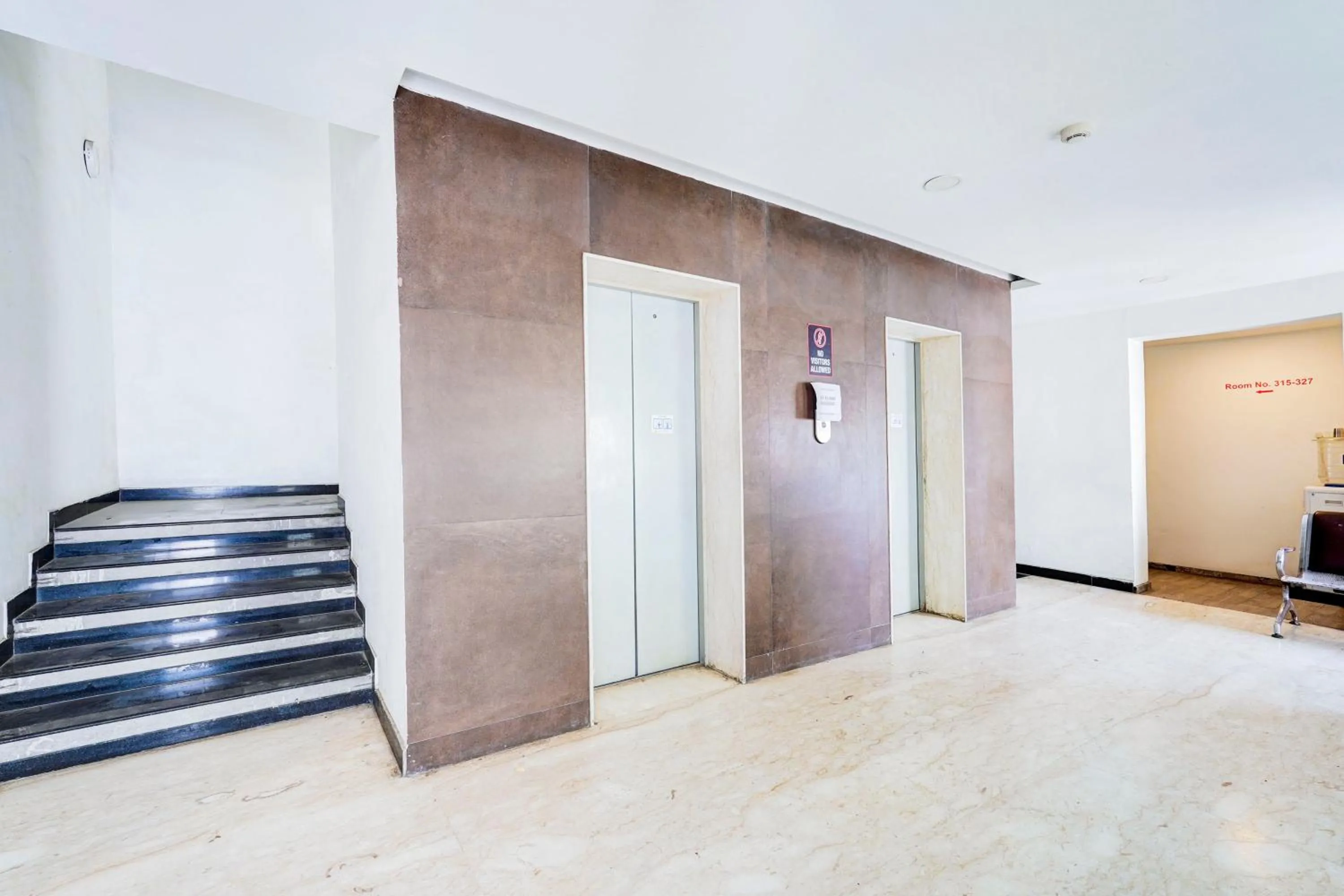 Lobby or reception in Super Collection O OMR Perungudi Thiruvanmiyur Beach