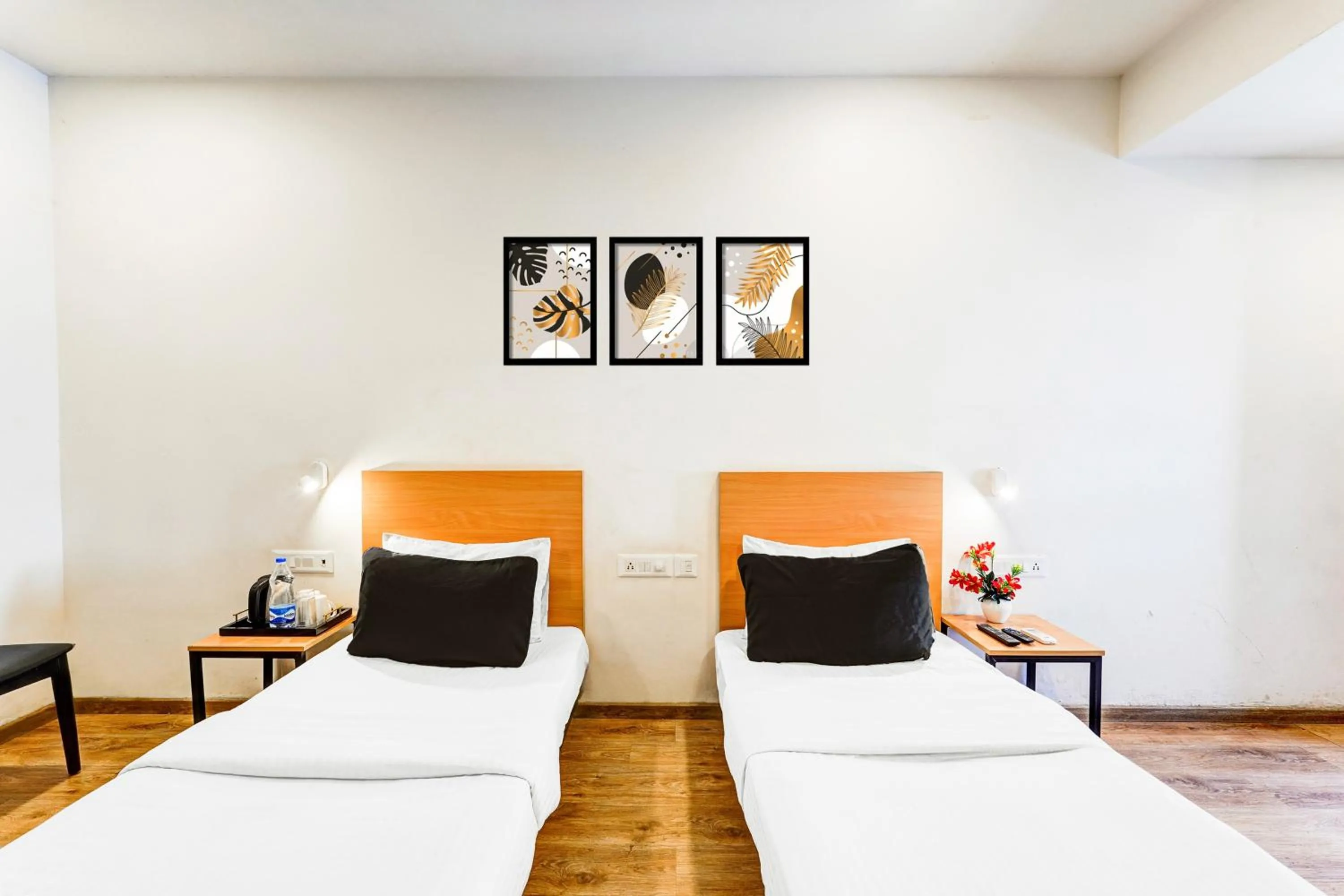 Bedroom, Bed in Super Collection O OMR Perungudi Thiruvanmiyur Beach