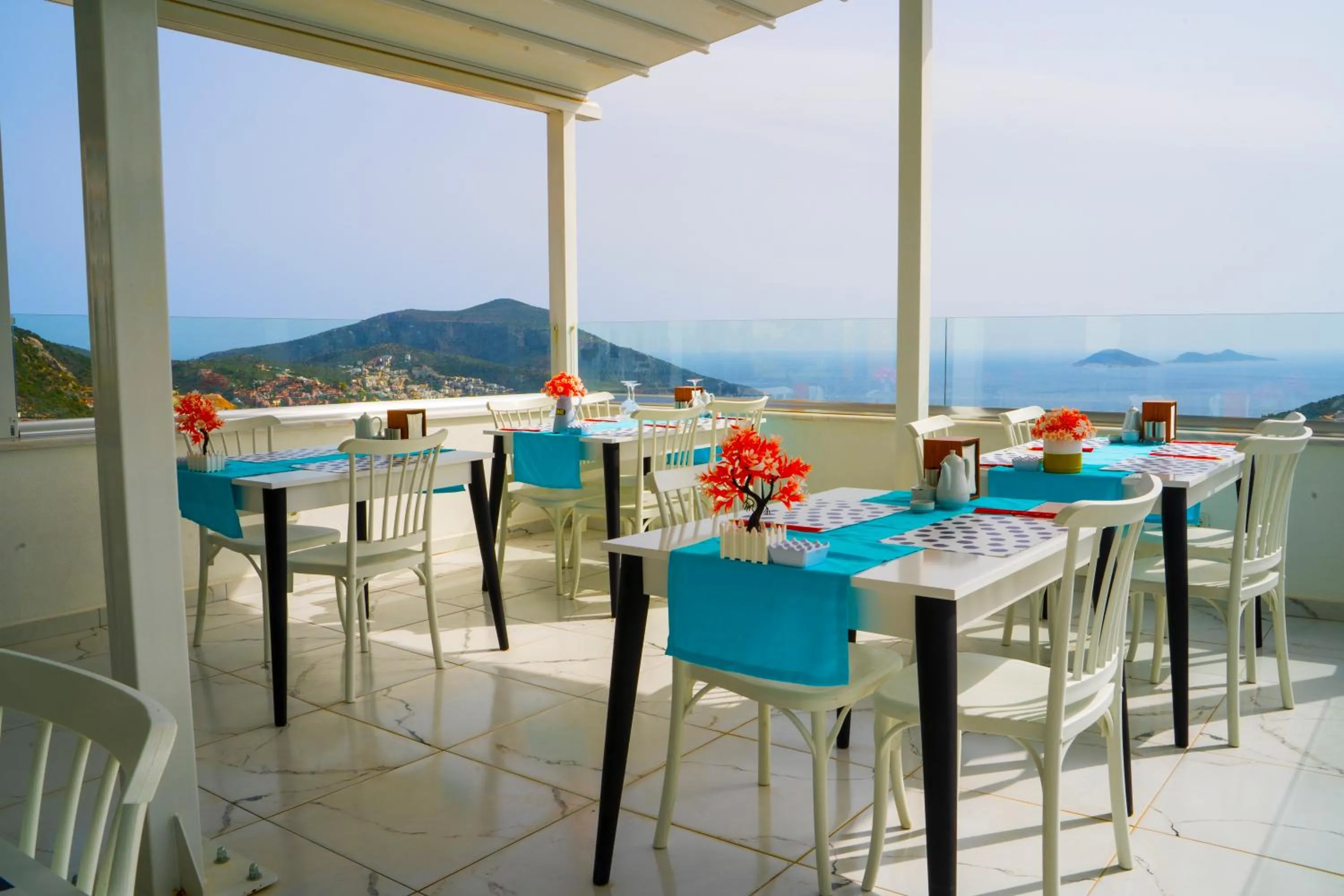 Restaurant/places to eat in Marquis Blue Hotel