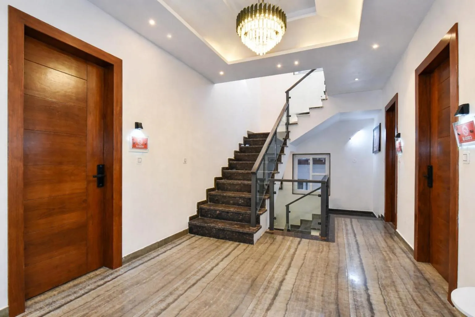 Lobby or reception in AH Grand Villa - Hotel Near Dalai Lama Temple