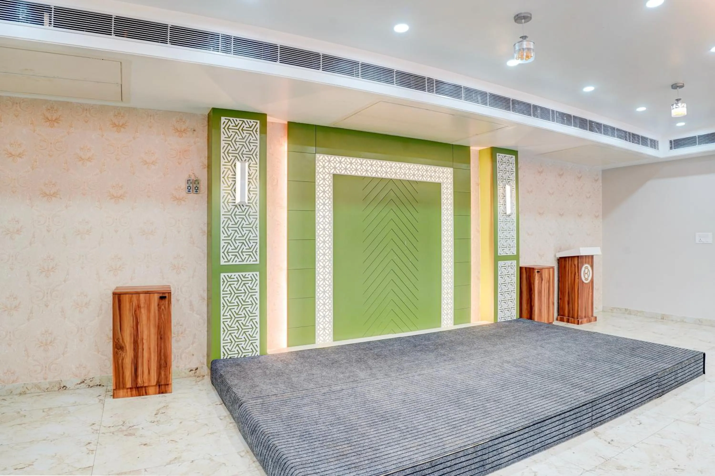 Other, Bed in Palette by CheckIn Patel Nagar Bhopal