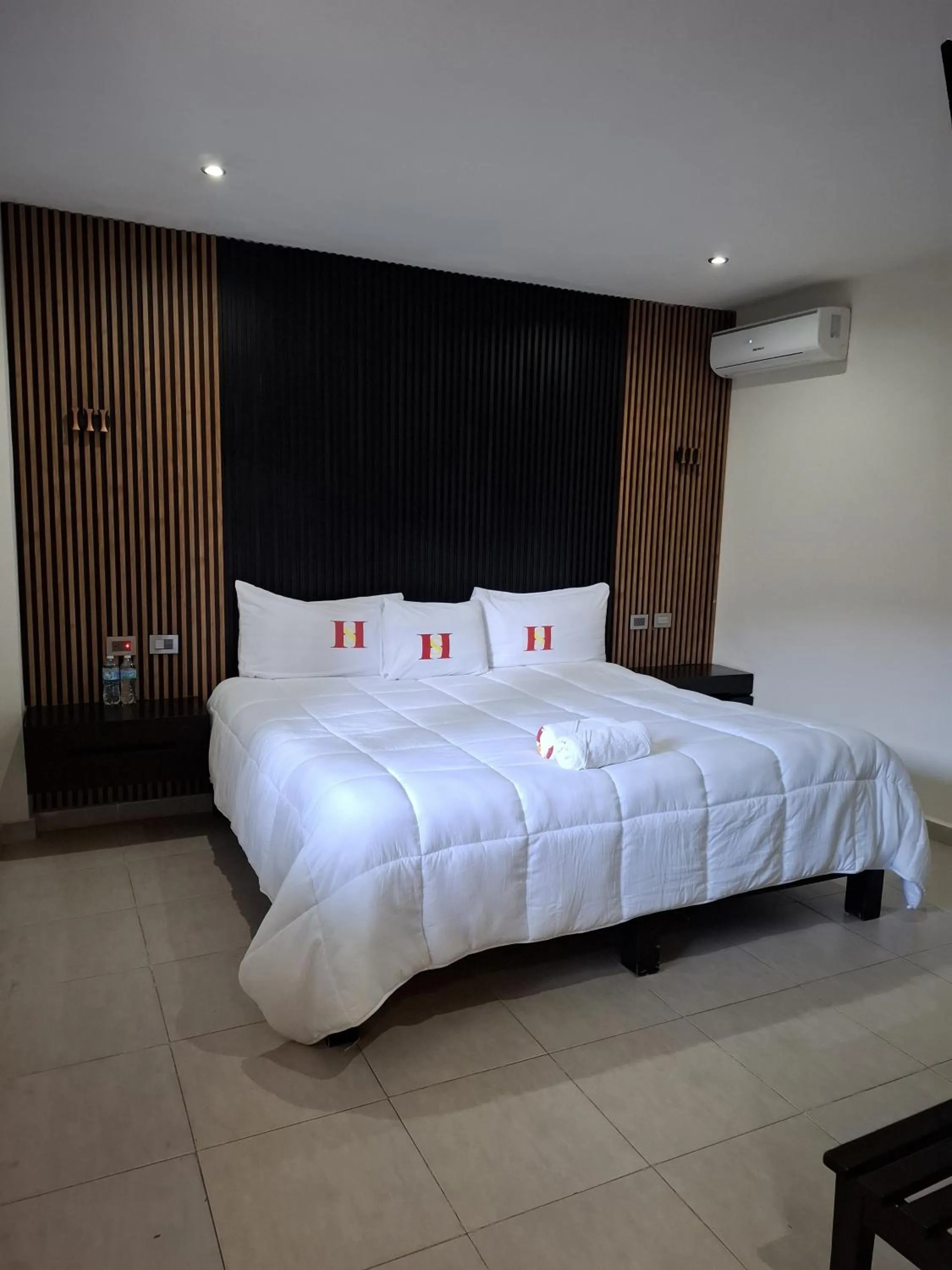 Photo of the whole room, Bed in Hotel Sevilla Palenque