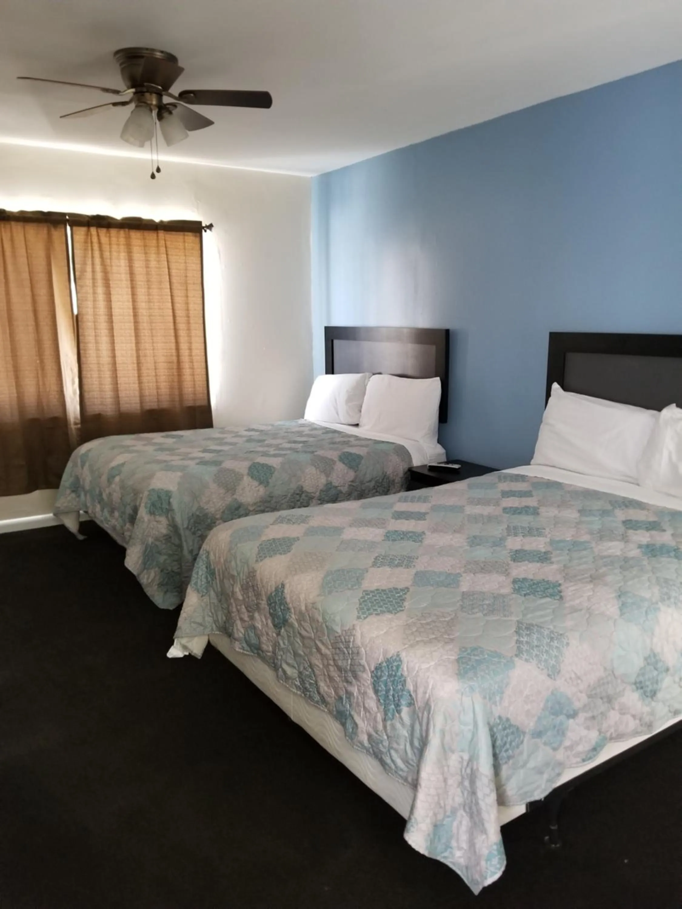 Bed in Royal Budget Inn