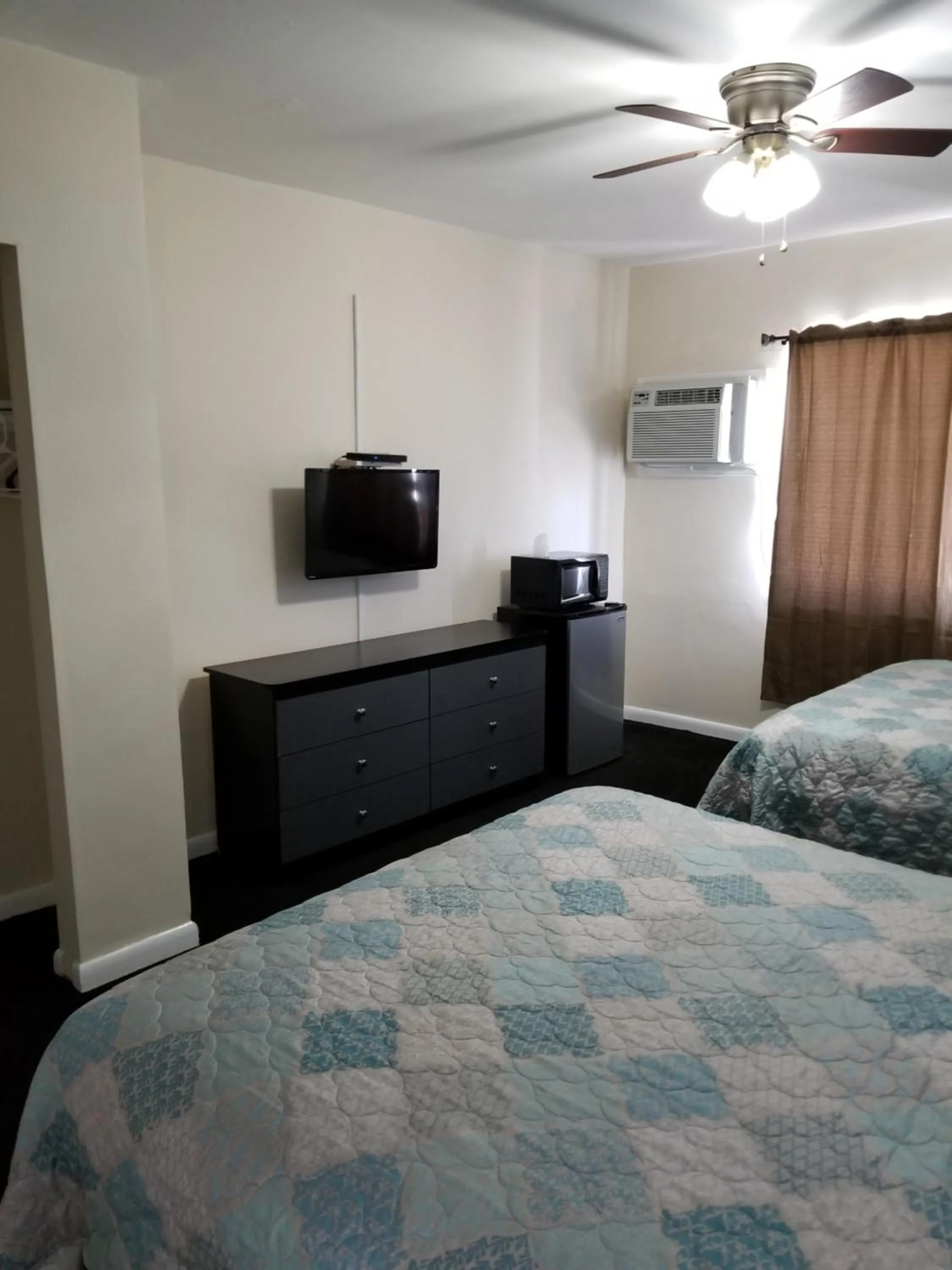 Bed in Royal Budget Inn