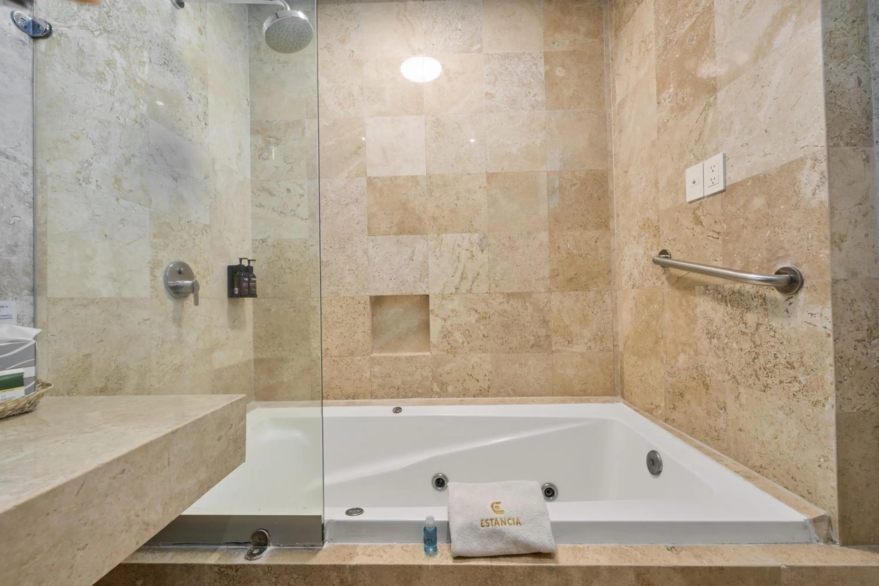 Hotel Estancia Business Class