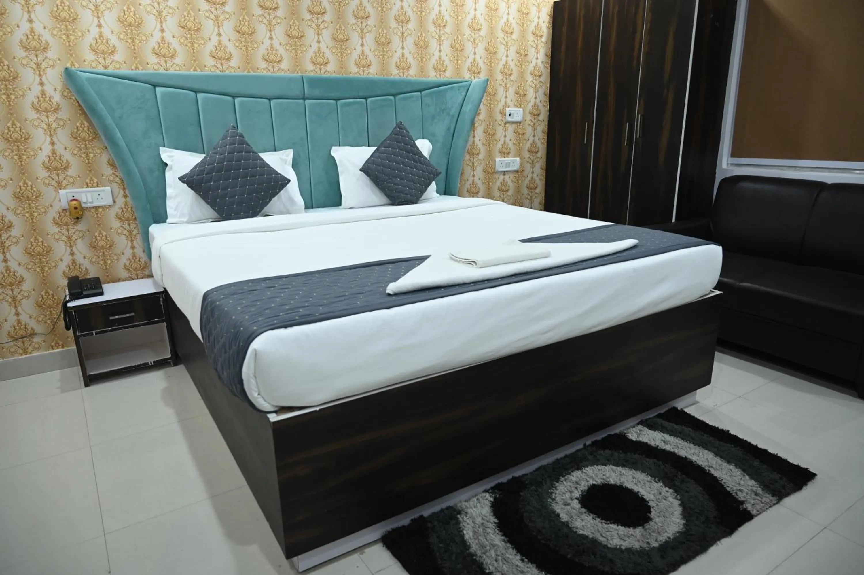 Bed in HOTEL DIAMANT INN