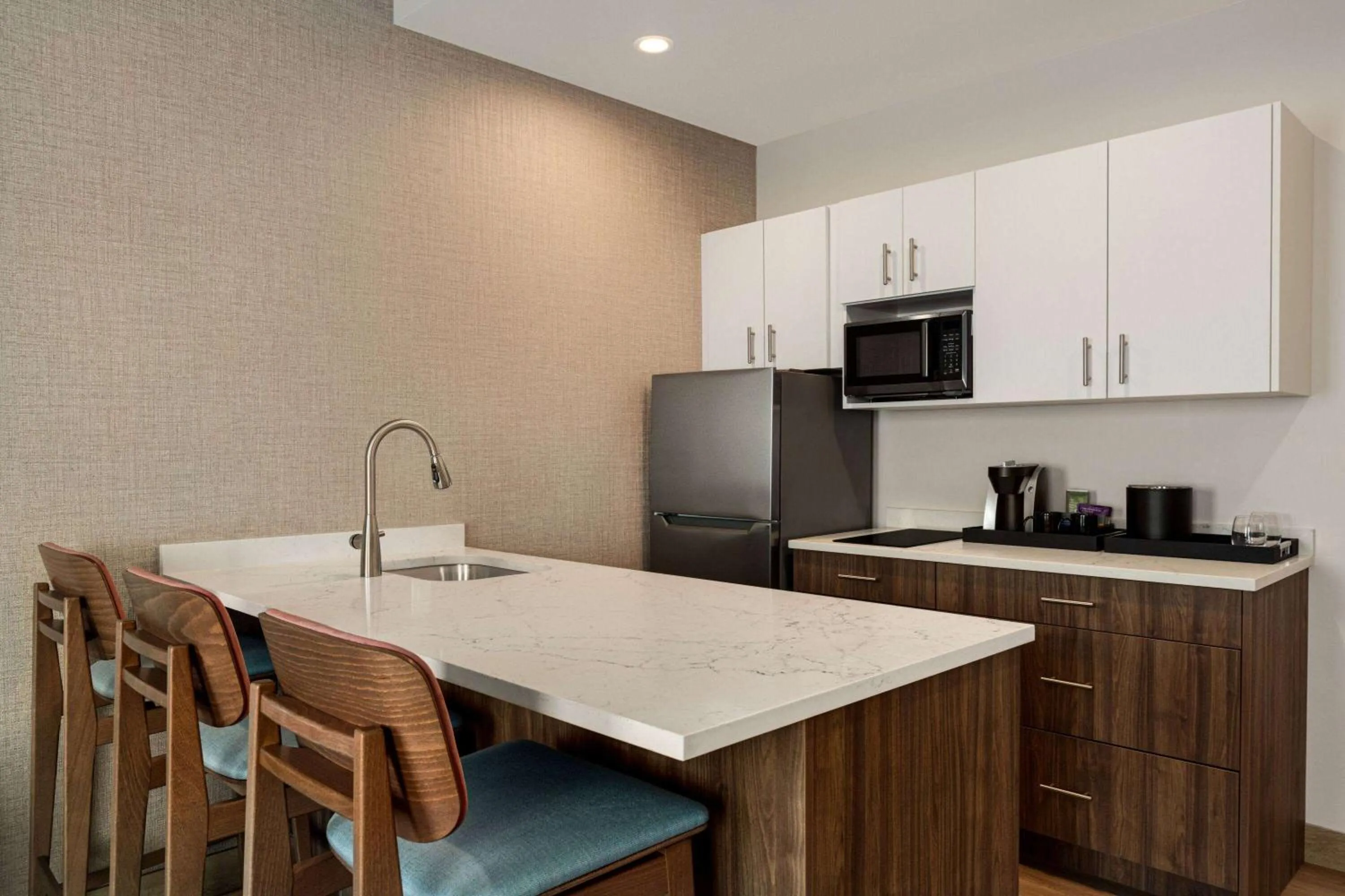 Coffee/tea facilities in Sea Glass Beach Place, Trademark Collection by Wyndham