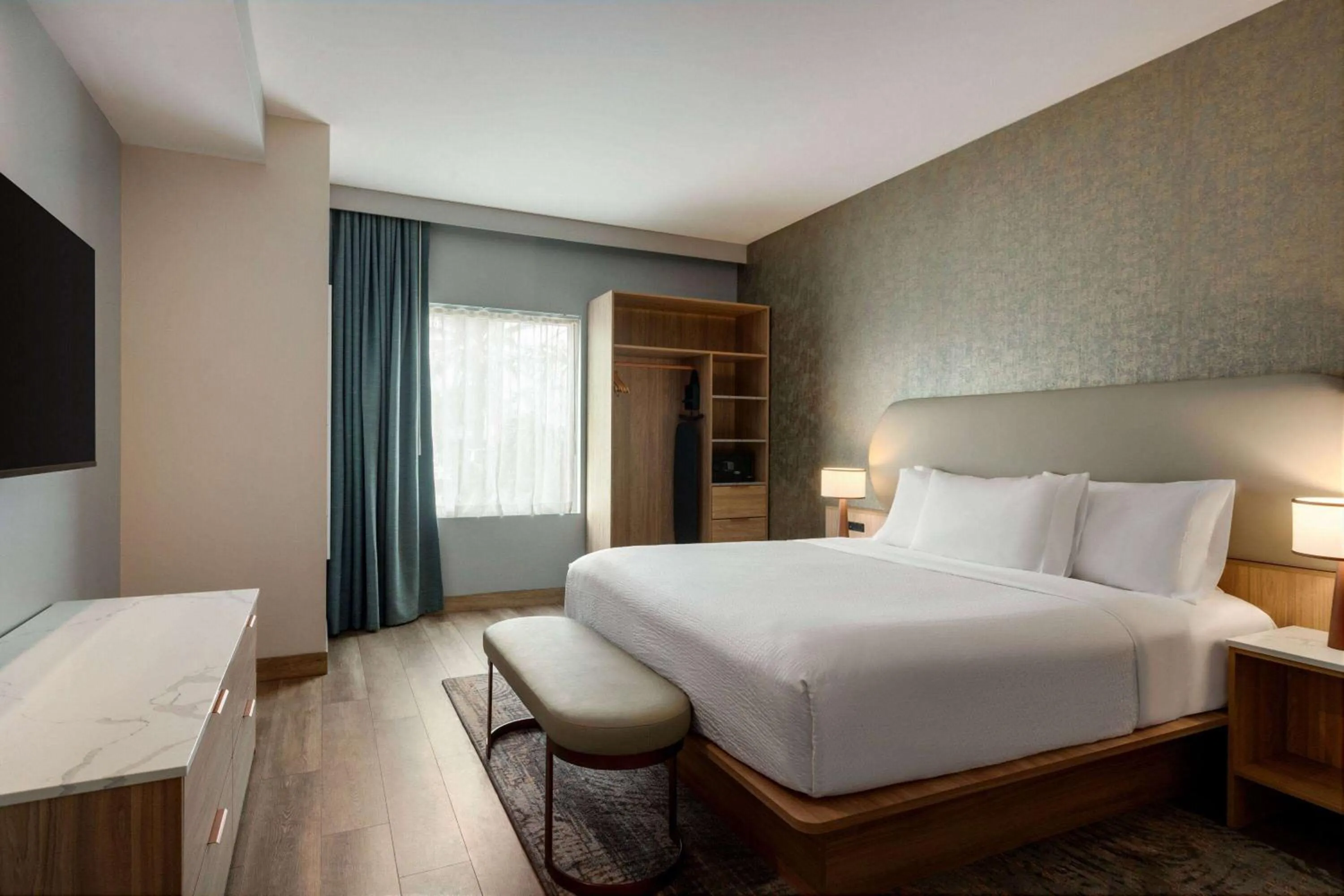 Photo of the whole room, Bed in Sea Glass Beach Place, Trademark Collection by Wyndham