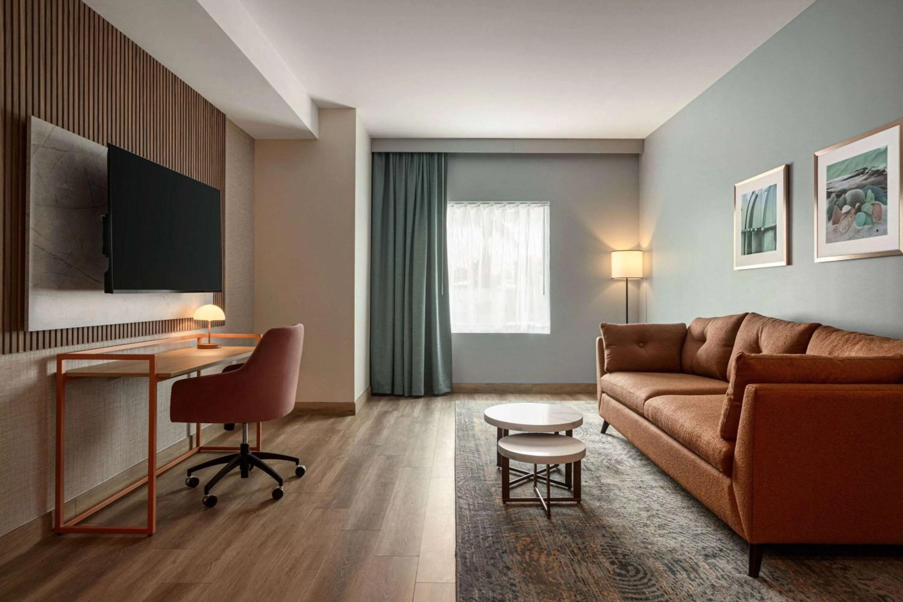 TV and multimedia in Sea Glass Beach Place, Trademark Collection by Wyndham