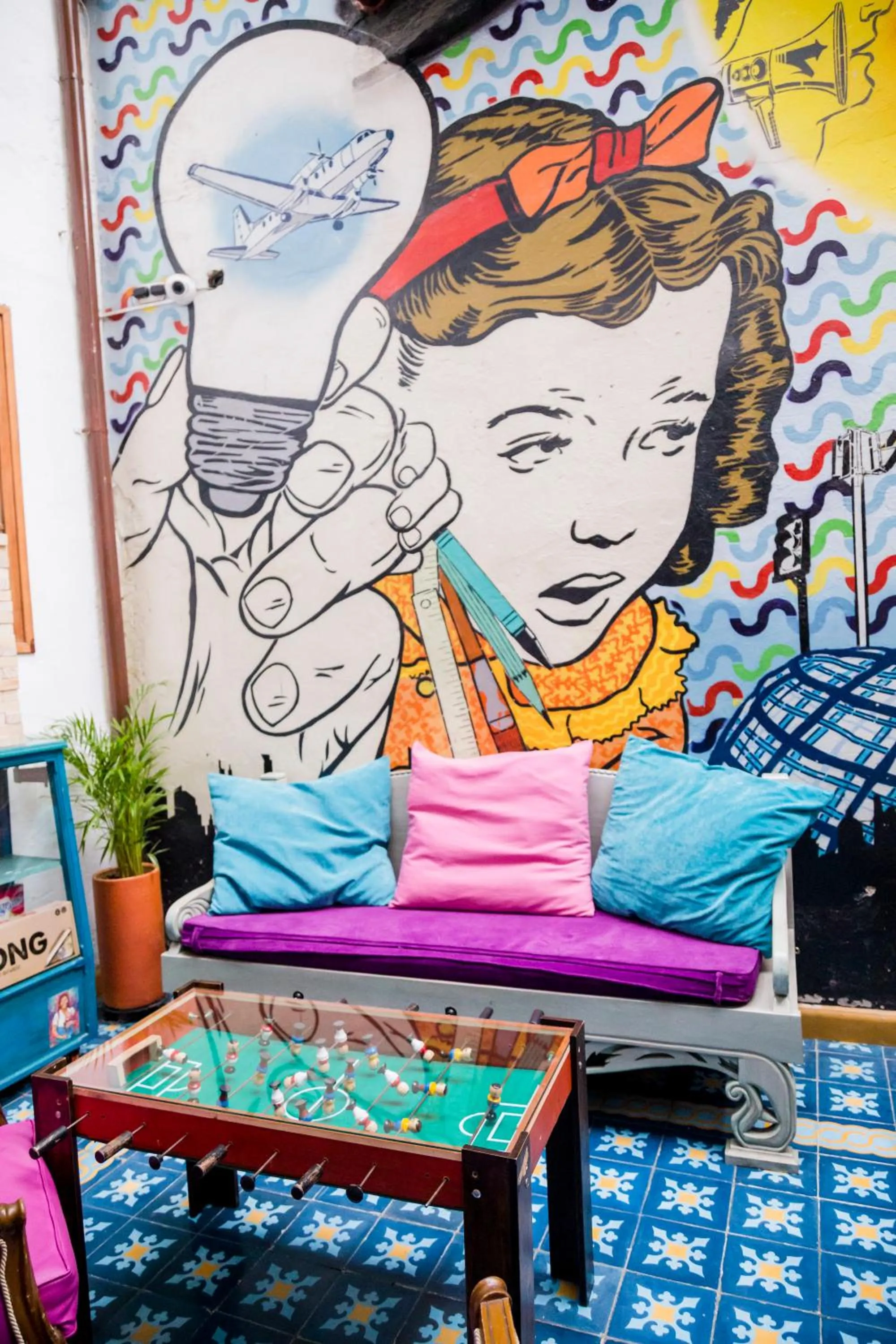 Communal lounge/ TV room in Fatima Hostel Bogotá