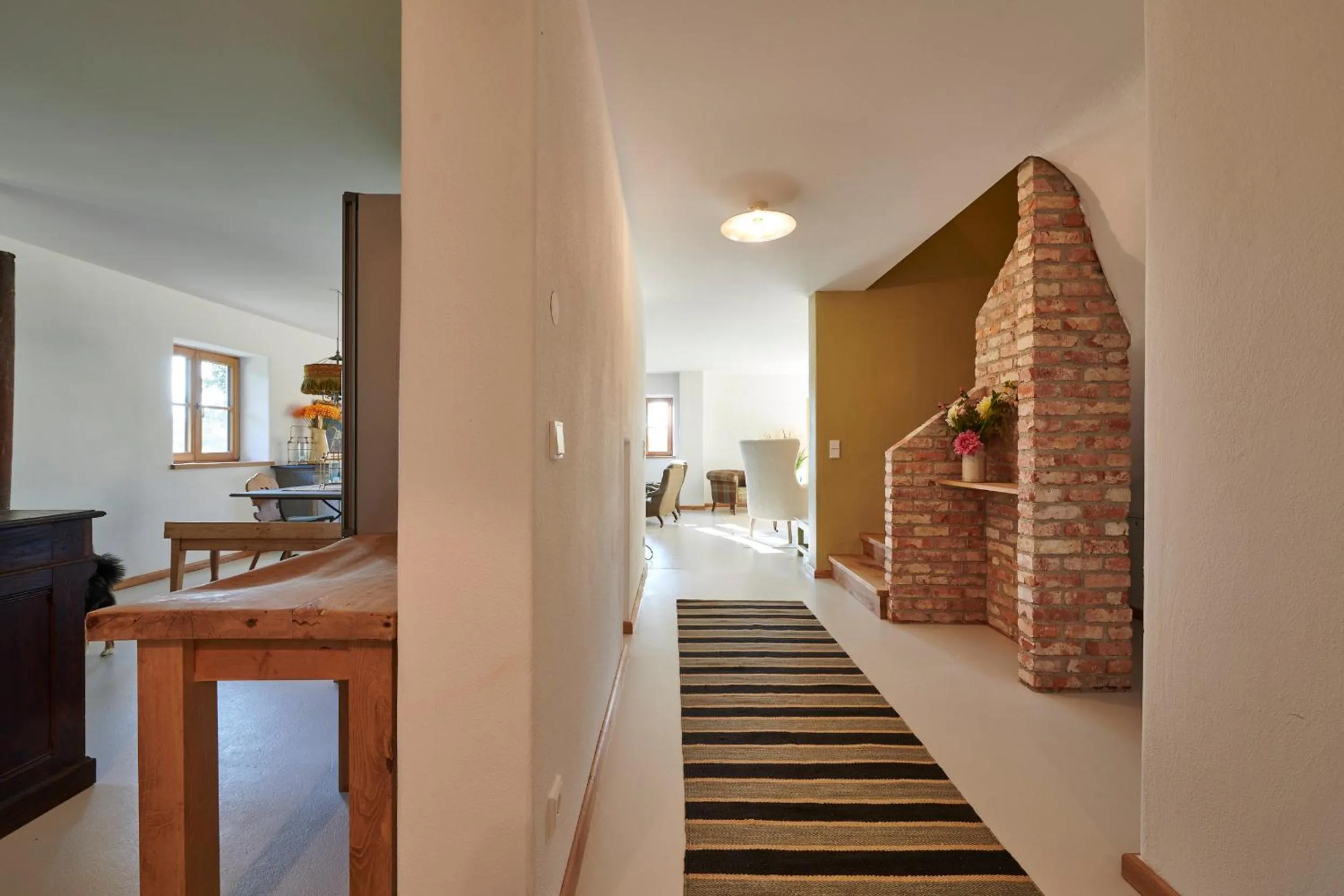 Staff in Farmhouse 1604 - Das Bauernhaus eines Fischers