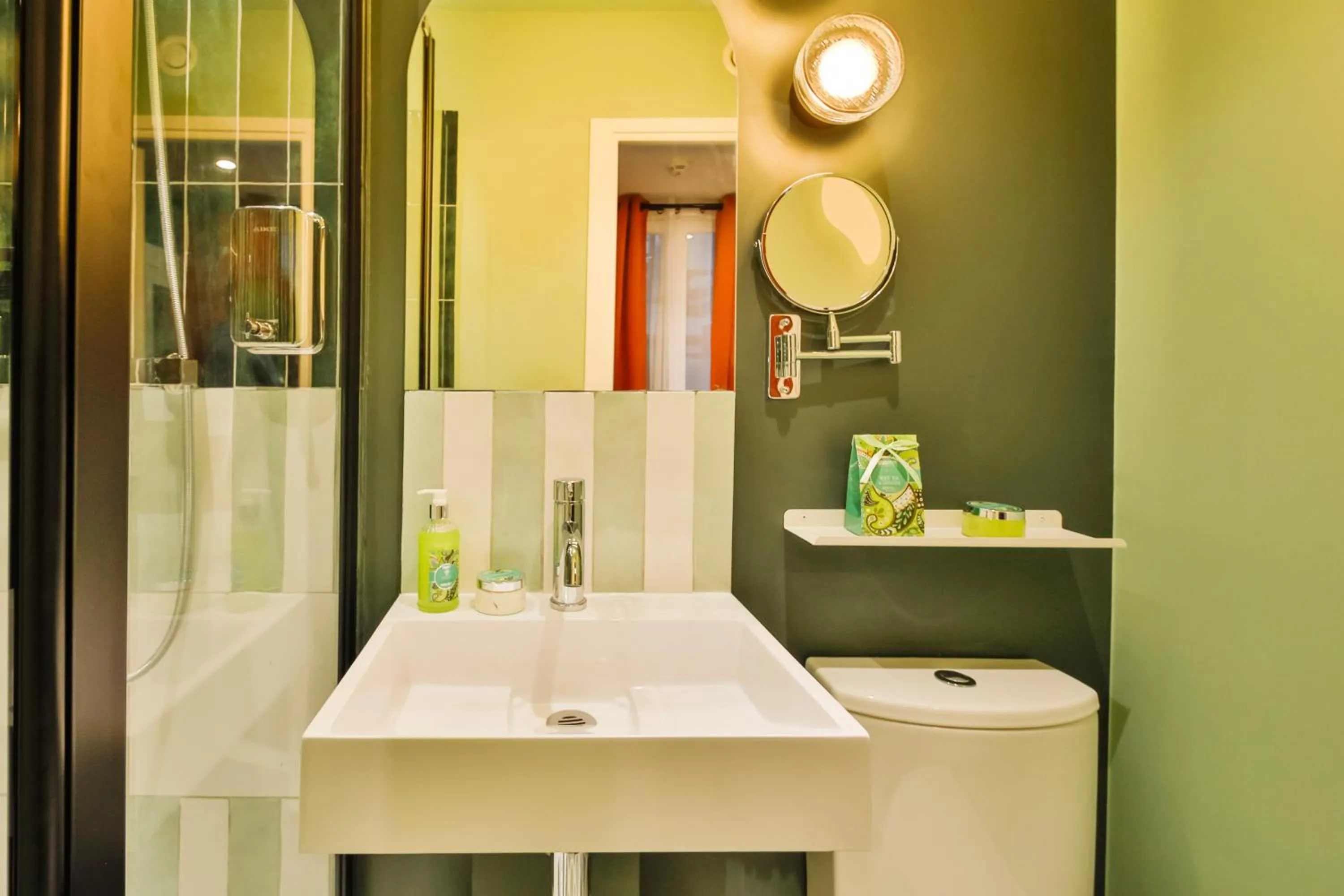 Bathroom in WS Louvre - Saint-Roch