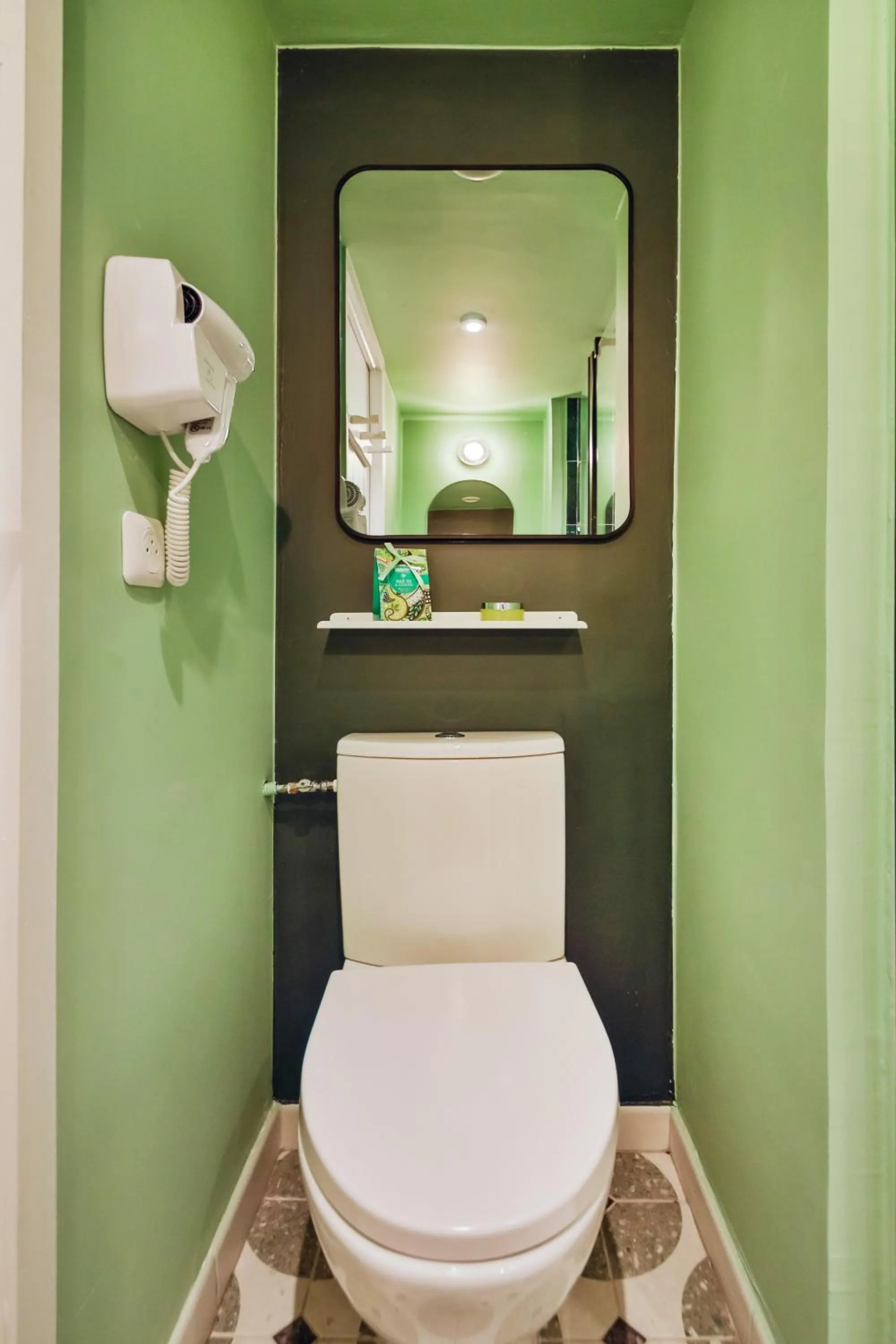 Toilet in WS Louvre - Saint-Roch