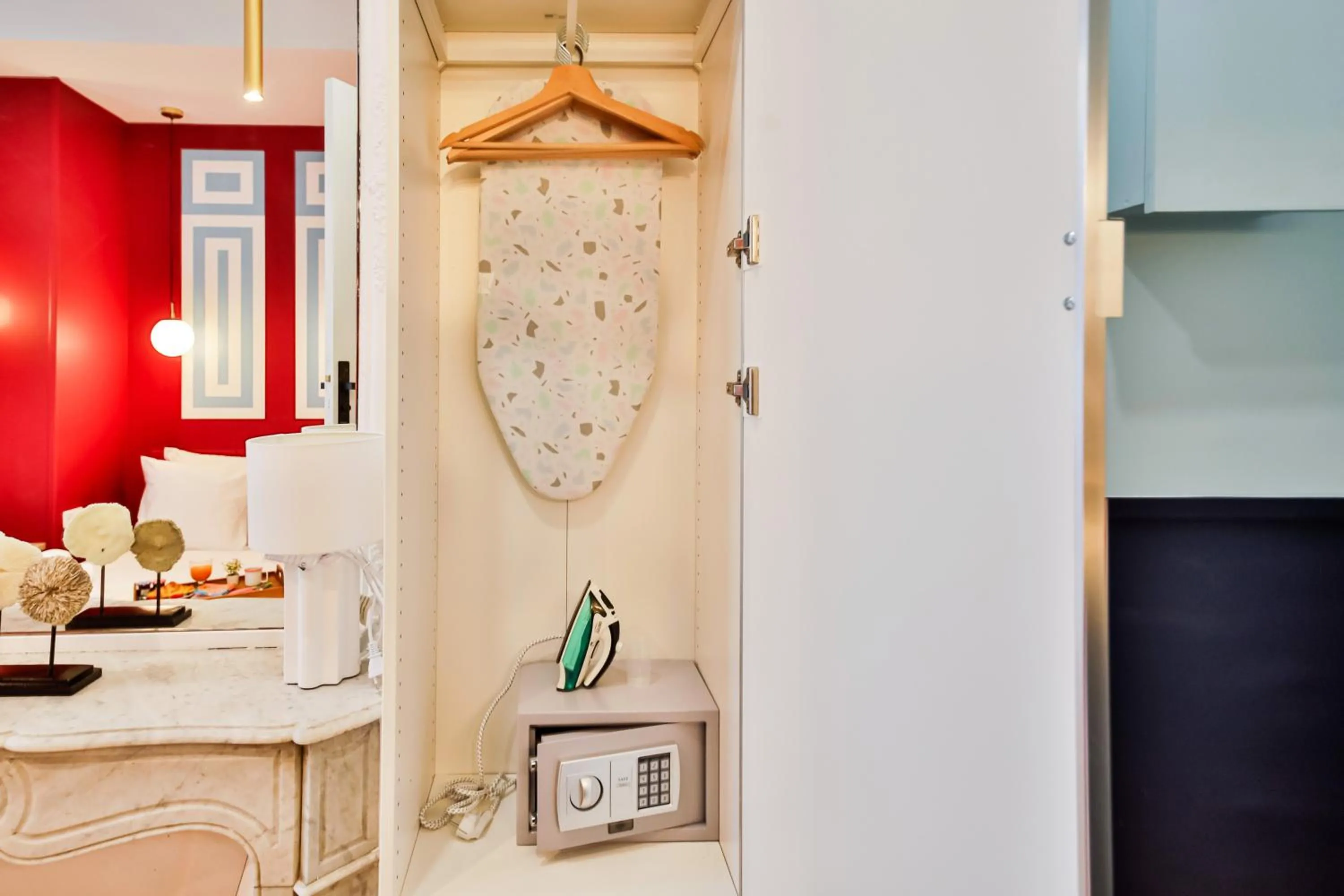 microwave in WS Louvre - Saint-Roch