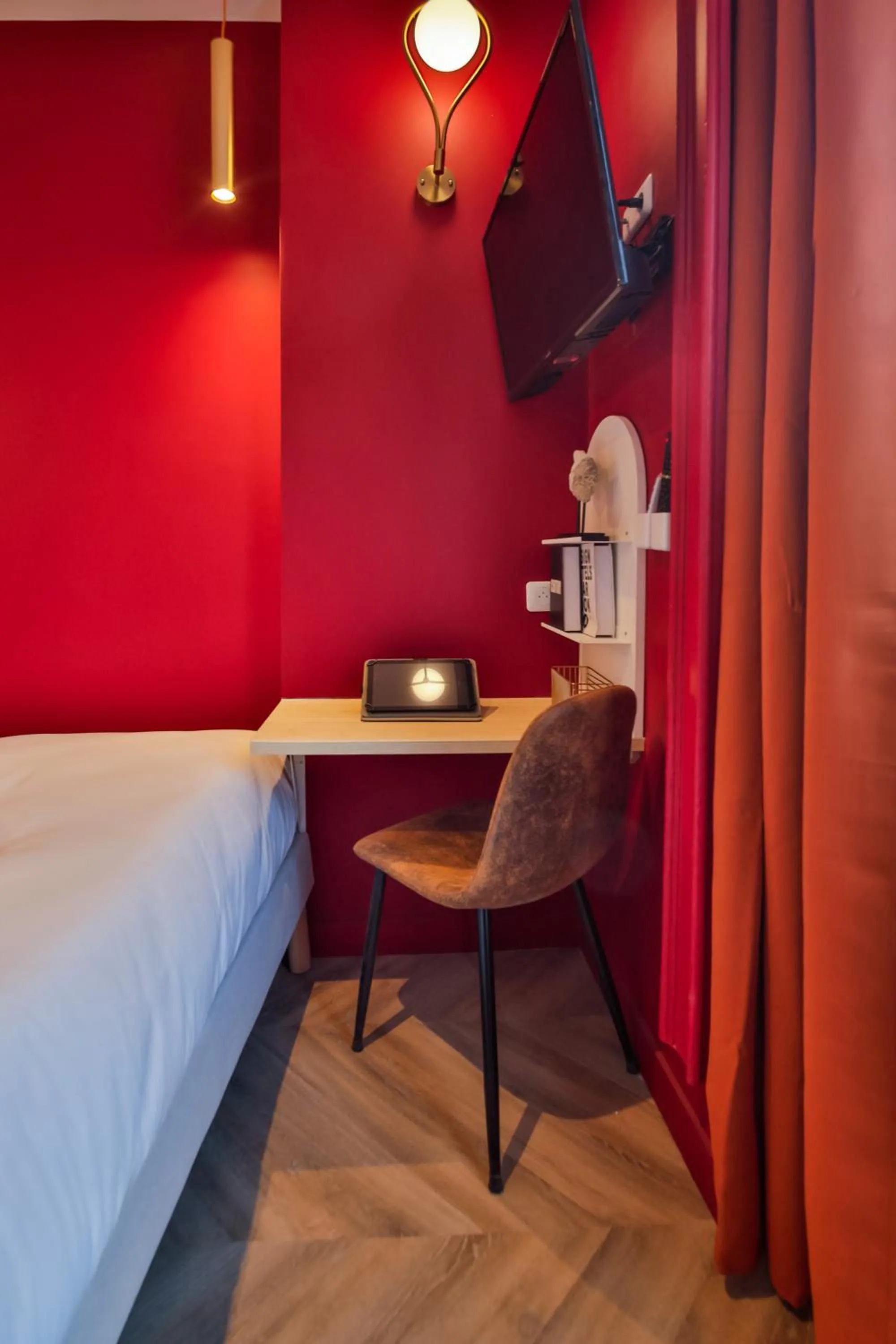 TV and multimedia, Bed in WS Louvre - Saint-Roch