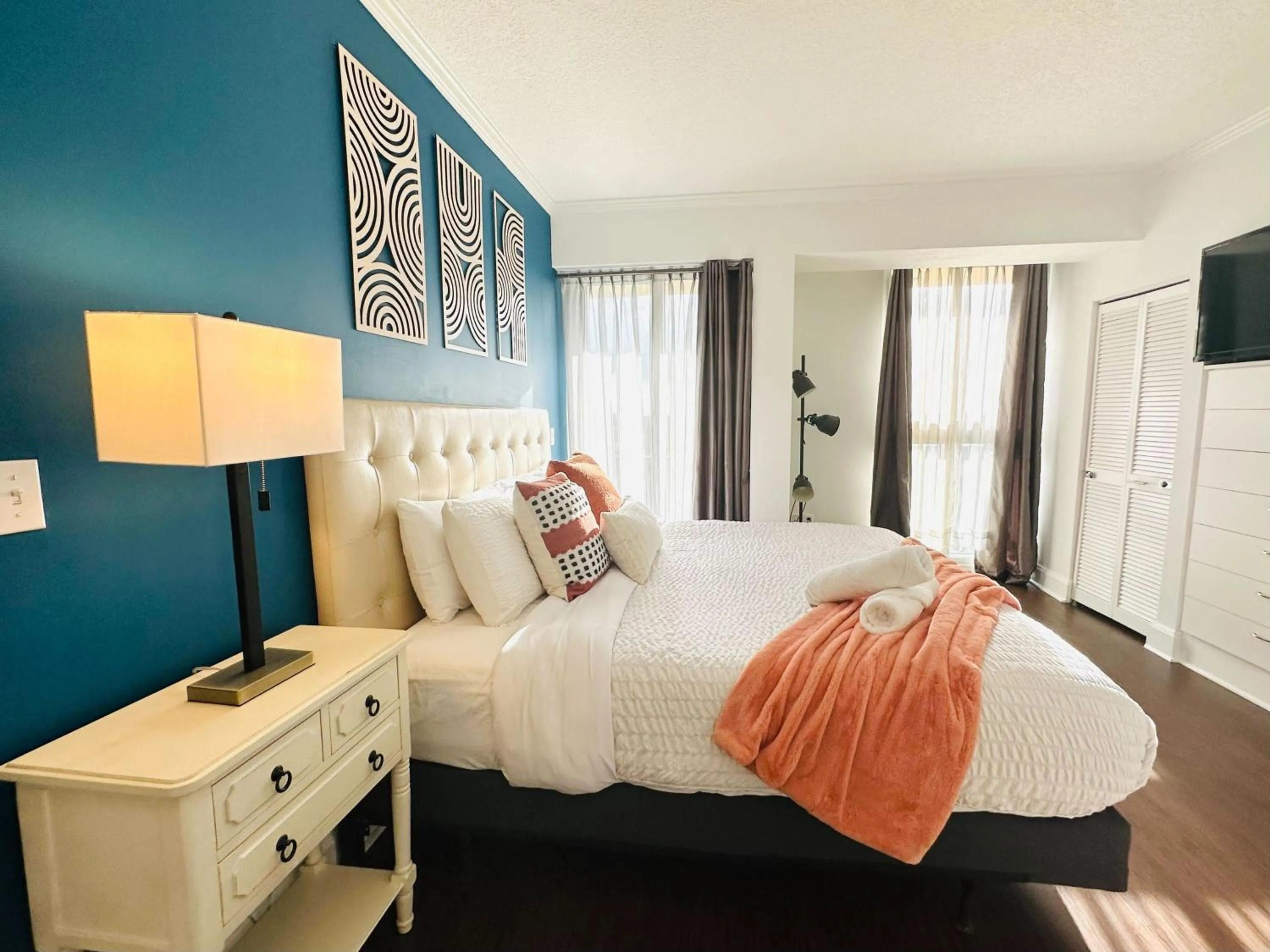 Bed in Ocean View 2bd2bth Hotel In Coconut Grove