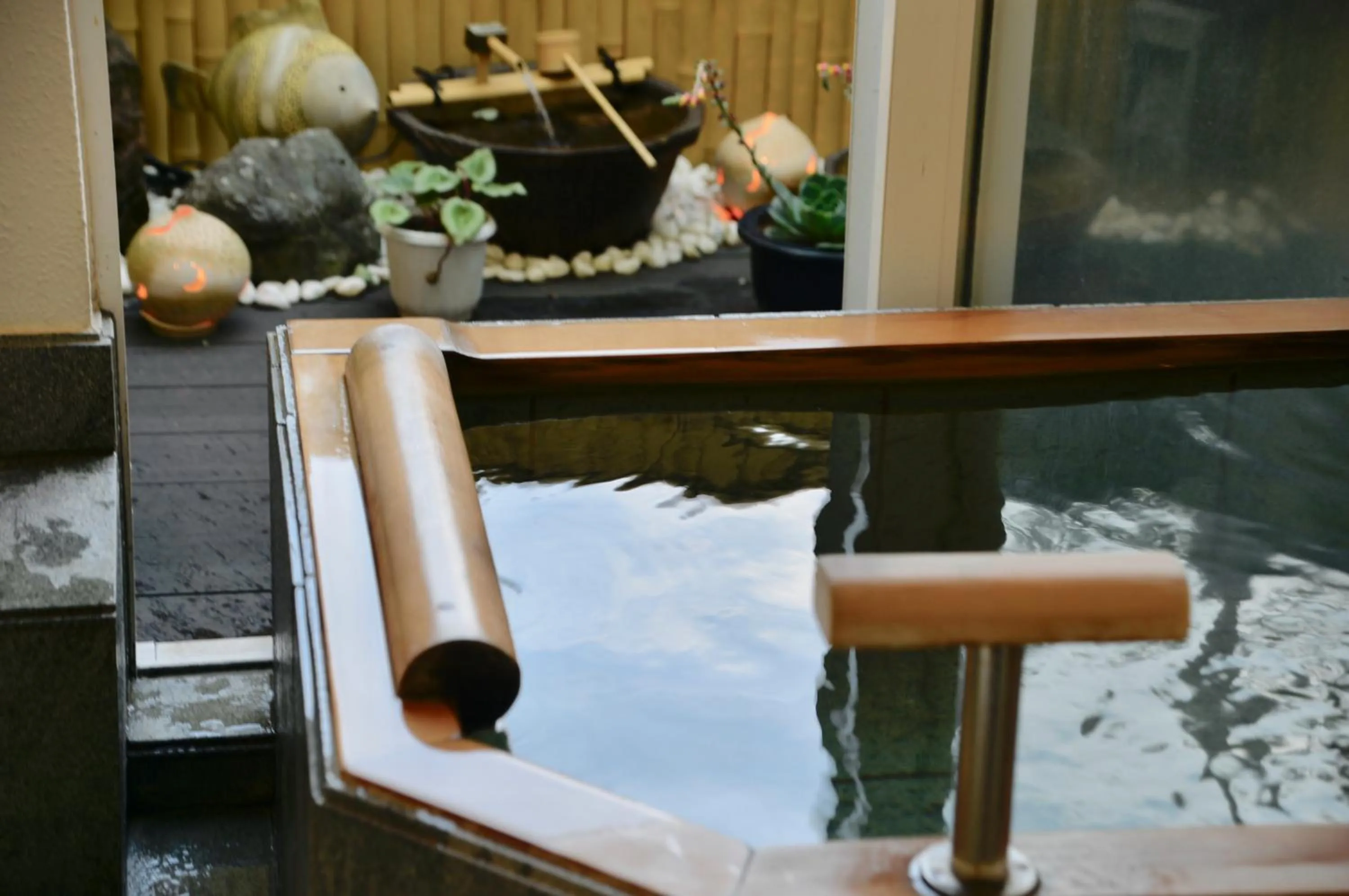 Hot Spring Bath in Tenshino Iruka