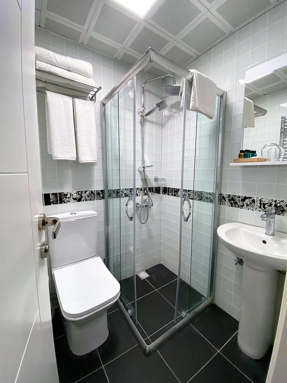 Toilet in Joy Taksim