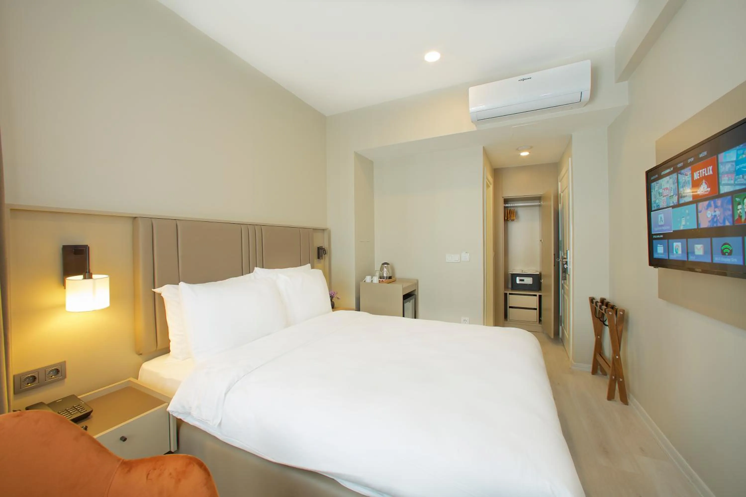 Bedroom, Bed in Joy Taksim