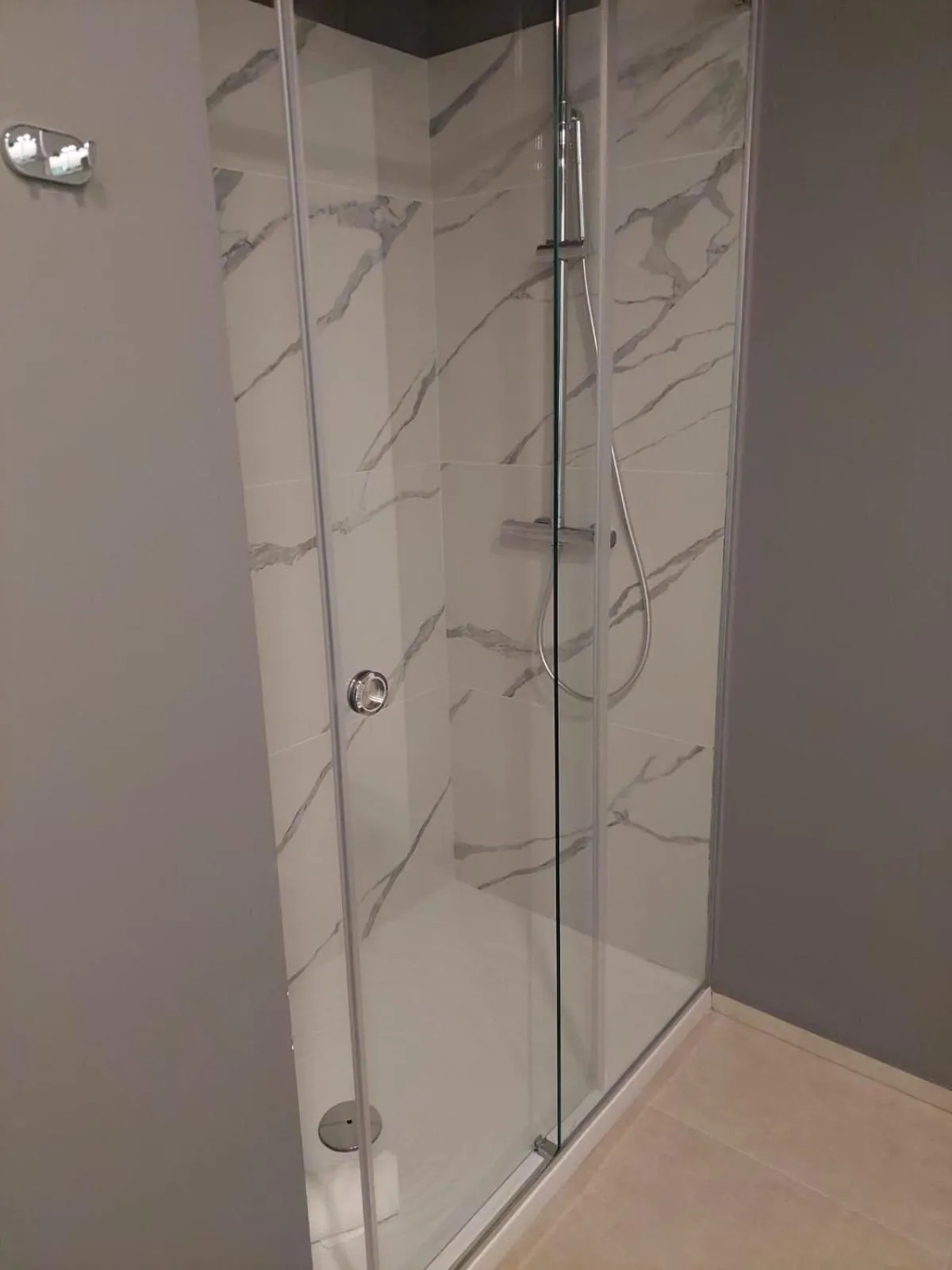 Shower in Hotel Belvedere Resort