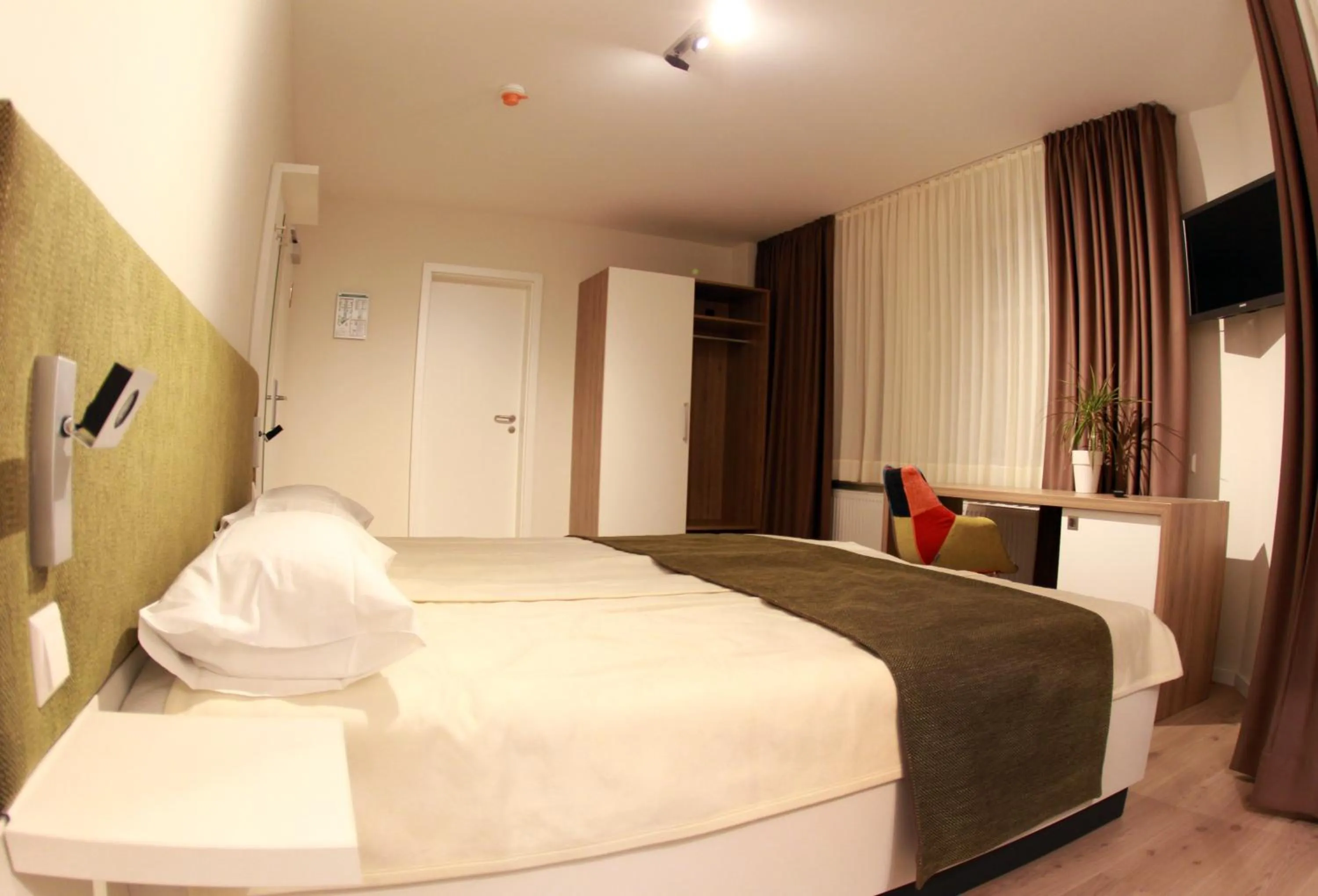 Bed in Hotel-Restaurant Entrada