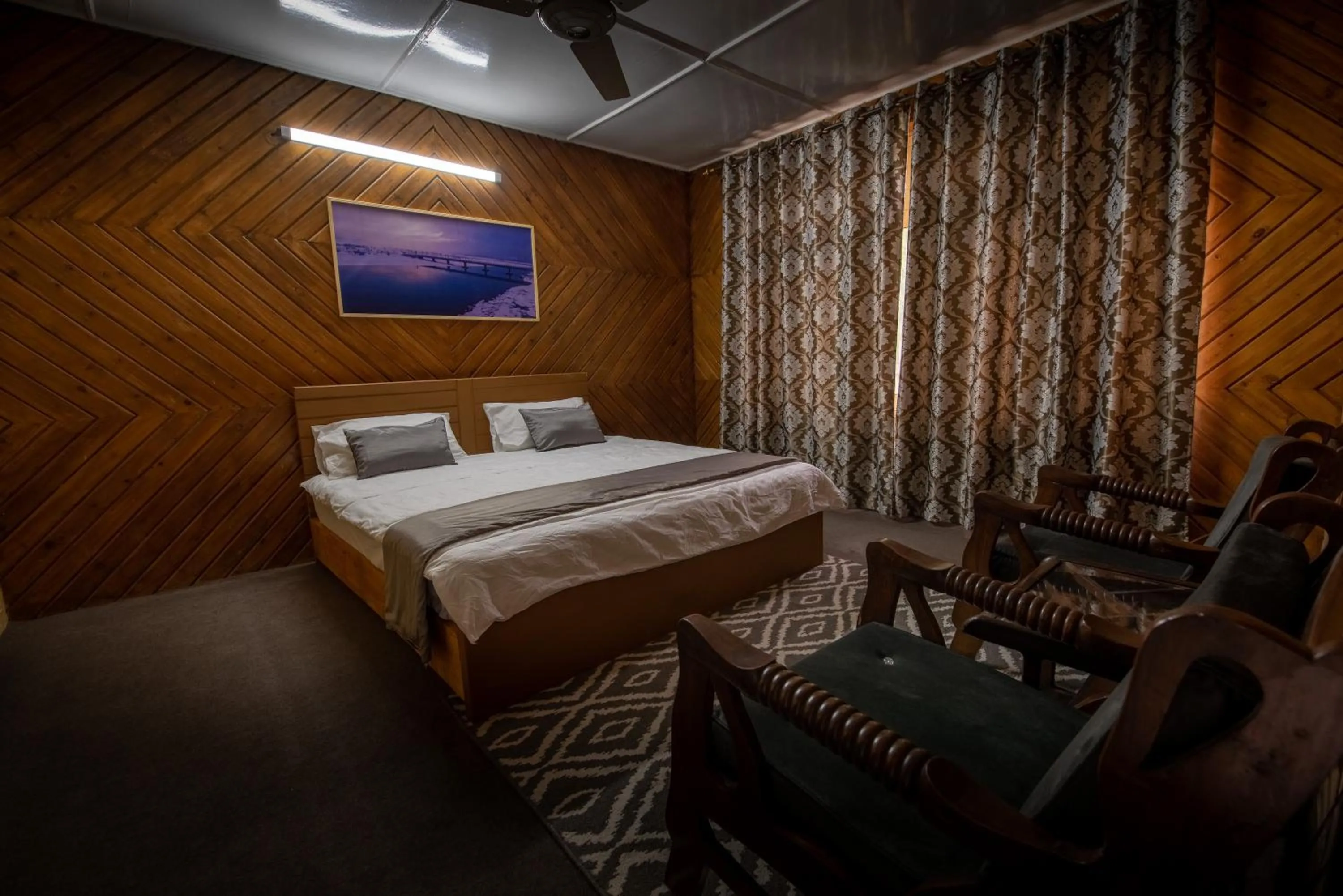 Deluxe Double Room in Sultan's Guest House Skardu