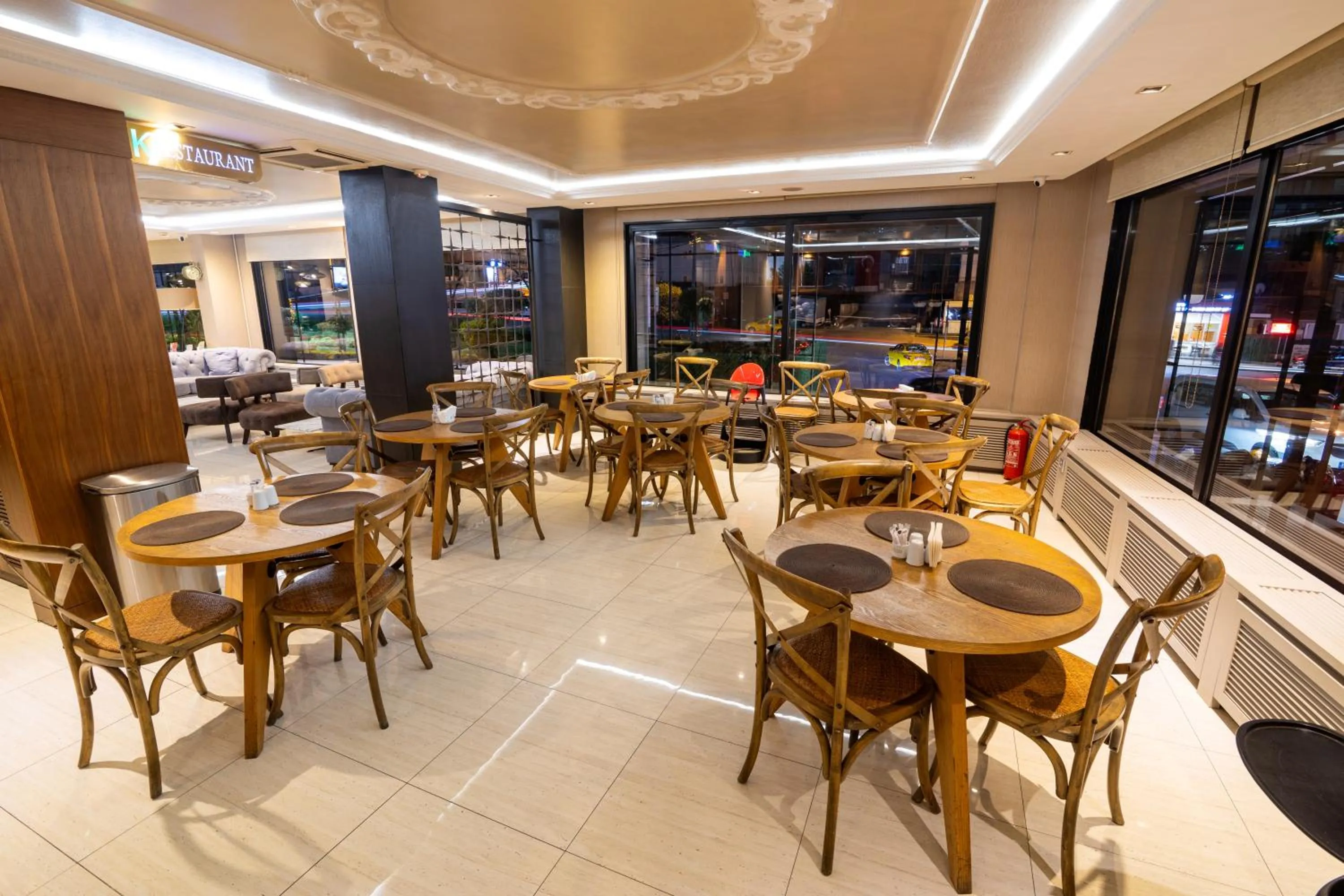 Restaurant/places to eat in Şişli Luxury K Suites Hotel