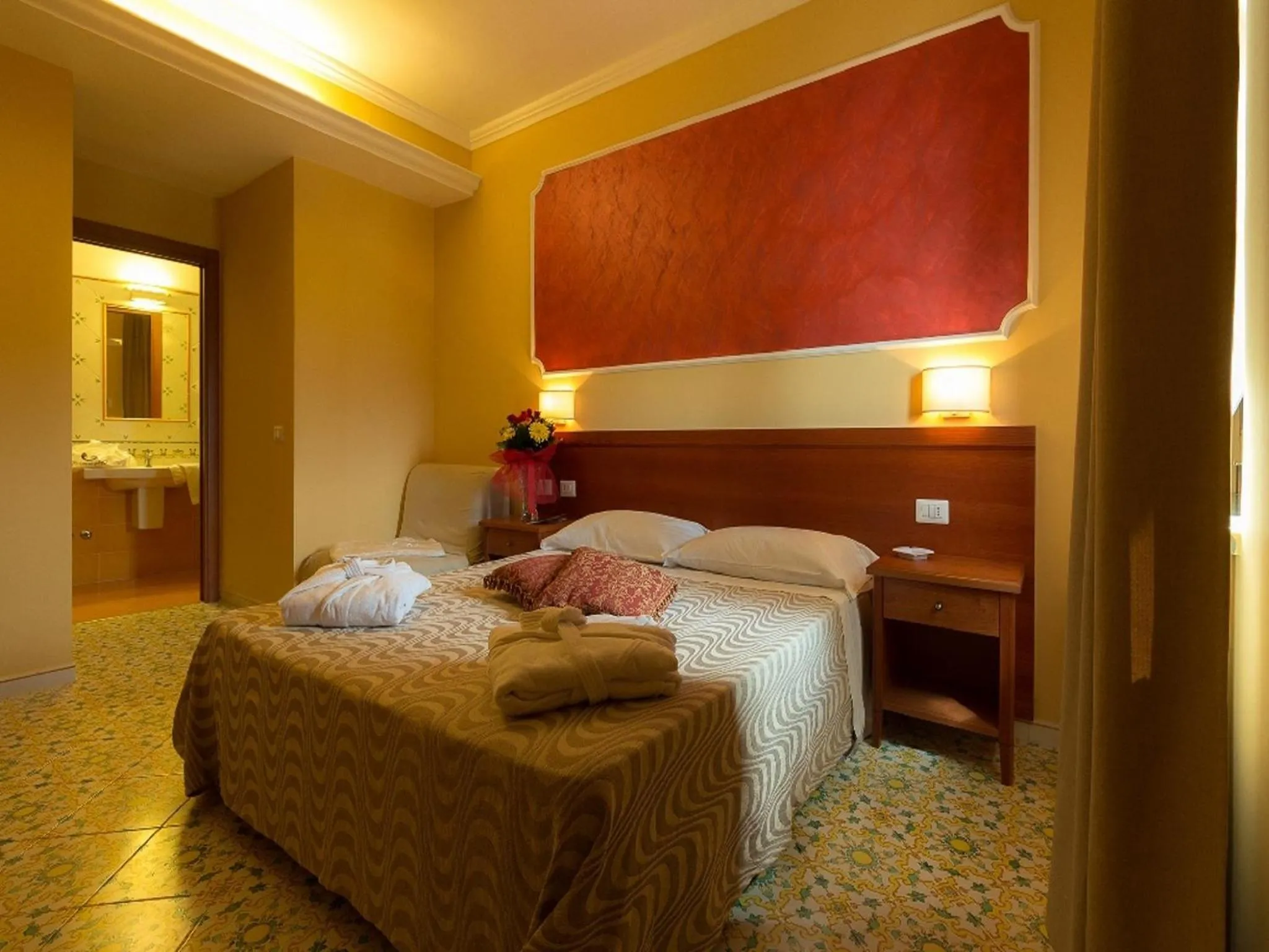 Photo of the whole room, Bed in Fortuna Village Pompei