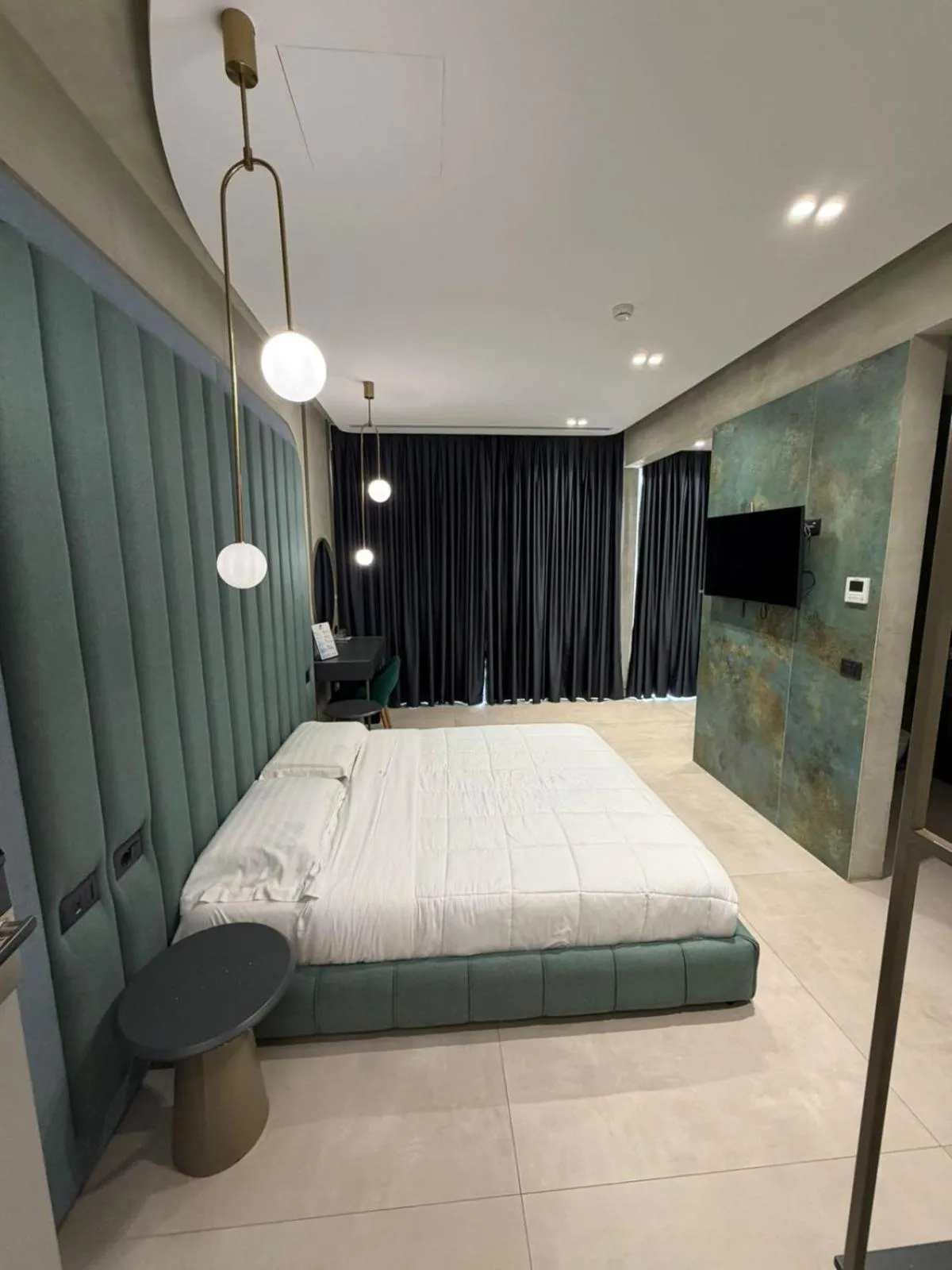 Bed in Comfort Suites