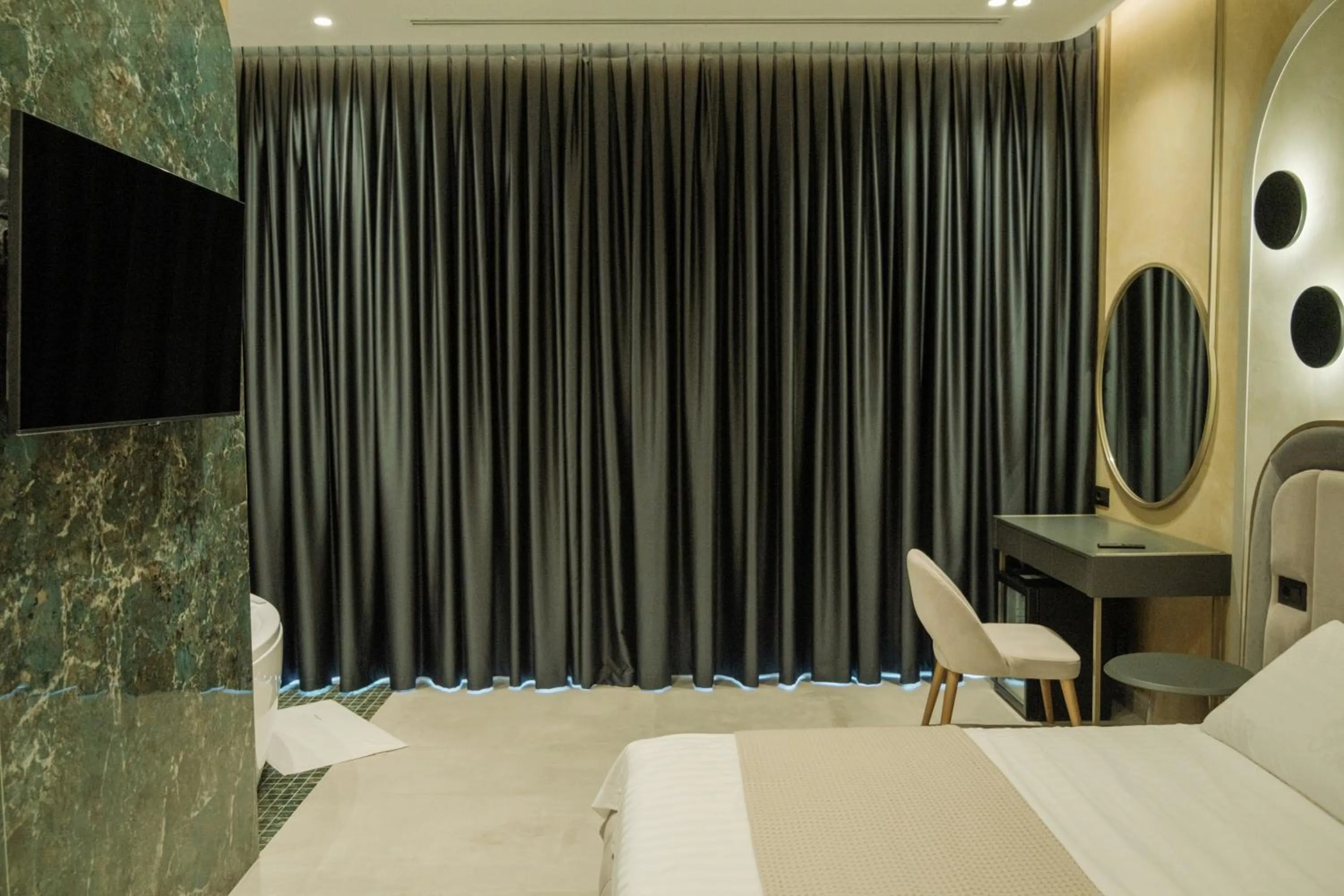 Bed in Comfort Suites