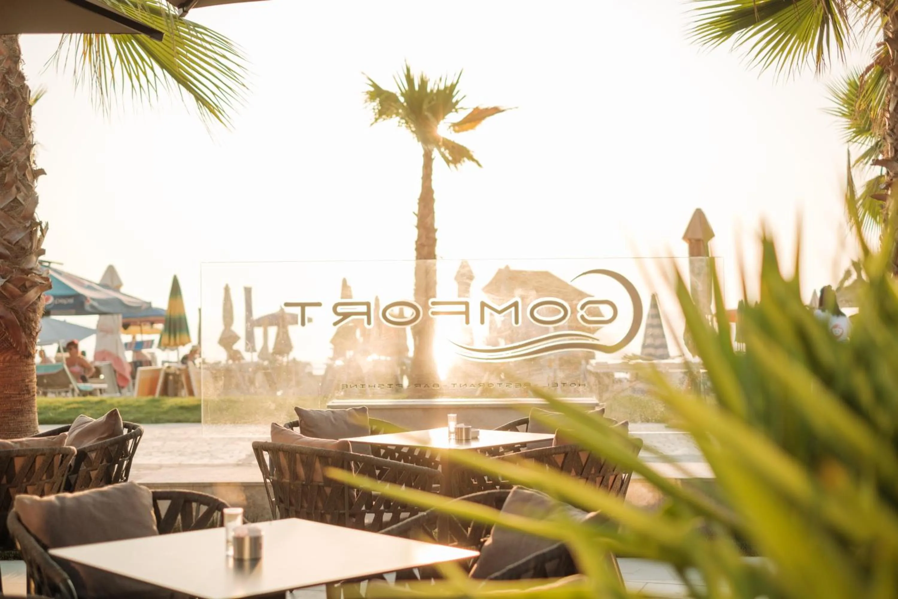 Restaurant/places to eat in Comfort Suites